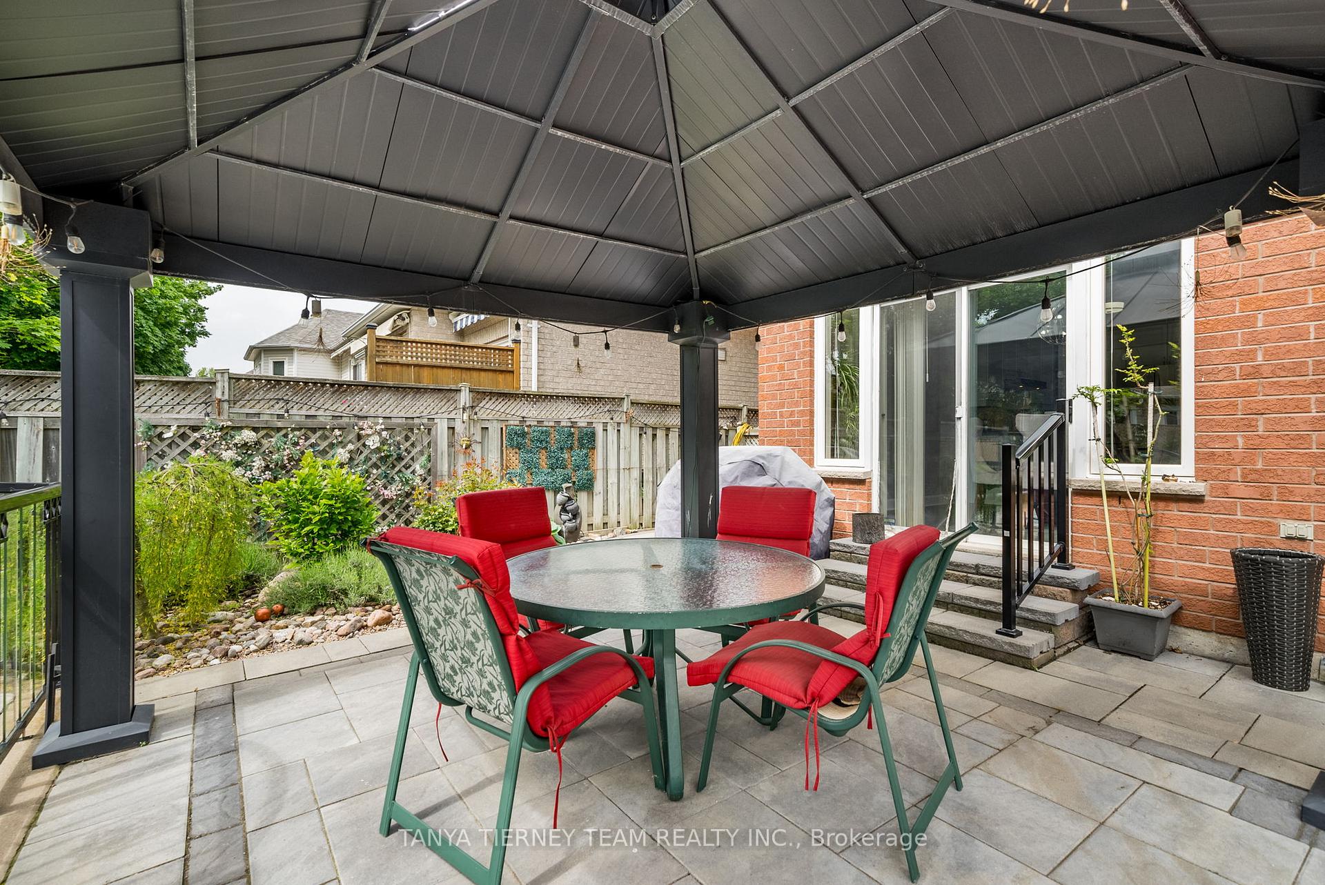 Photo 37 of 38 Kimberly Drive, Whitby, Brooklin — HOMEH