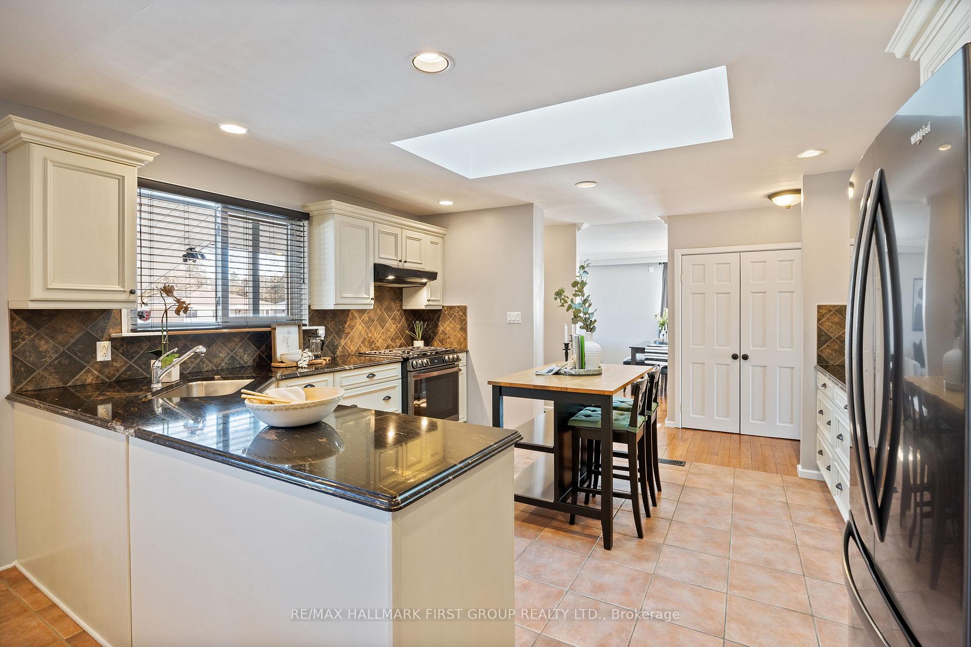 Photo 10 of 740 Lublin Avenue, Pickering, Bay Ridges — HOMEH