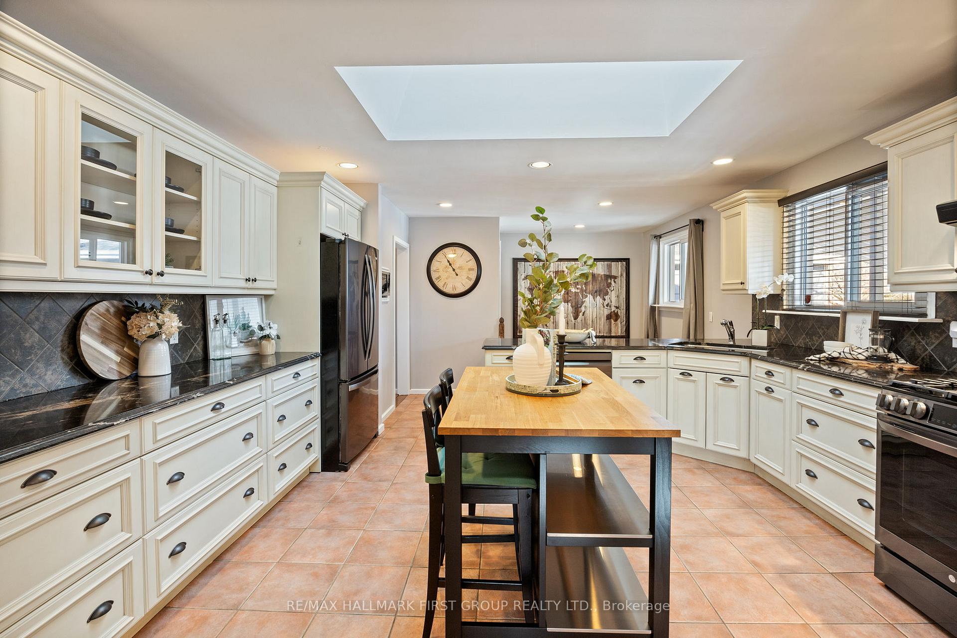 Photo 12 of 740 Lublin Avenue, Pickering, Bay Ridges — HOMEH