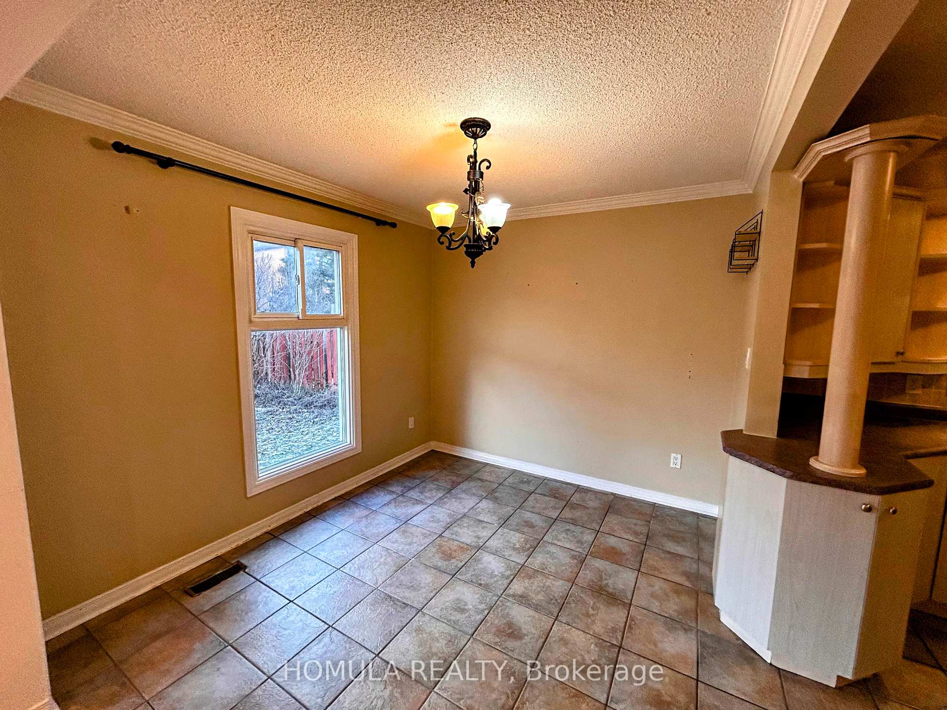 Photo 6 of 136 Campbell Avenue, Vaughan, Crestwood-Springfarm-Yorkhill — HOMEH