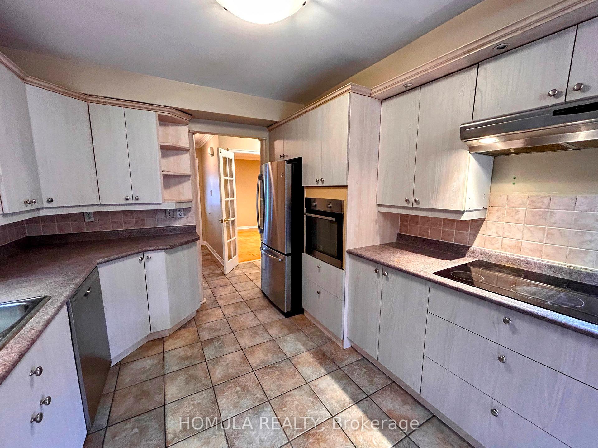 Photo 9 of 136 Campbell Avenue, Vaughan, Crestwood-Springfarm-Yorkhill — HOMEH