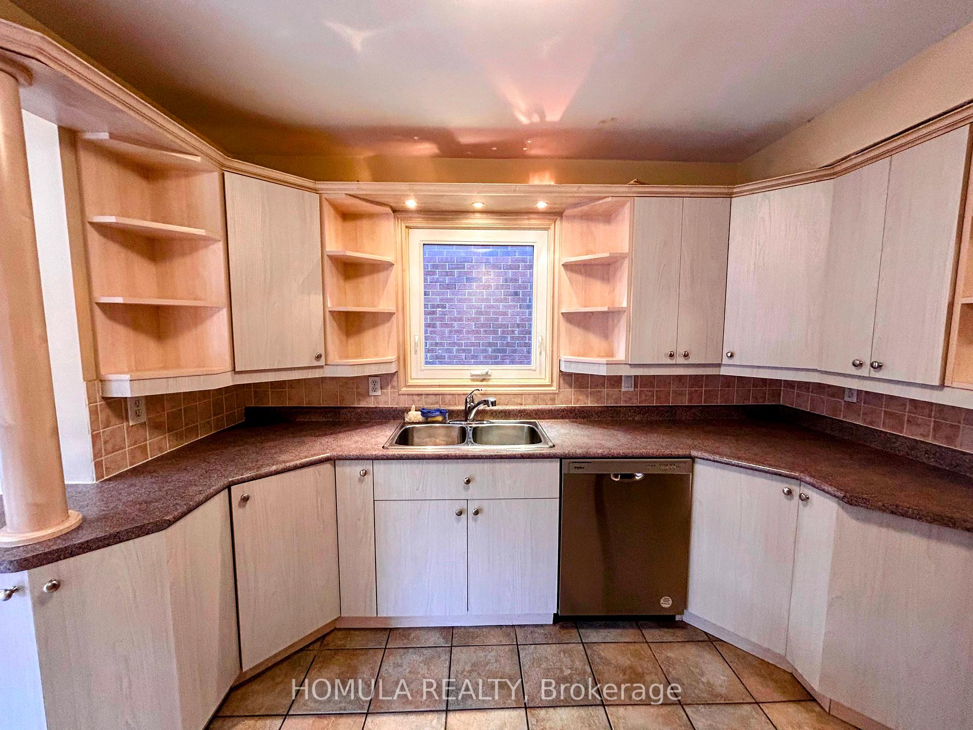 Photo 10 of 136 Campbell Avenue, Vaughan, Crestwood-Springfarm-Yorkhill — HOMEH