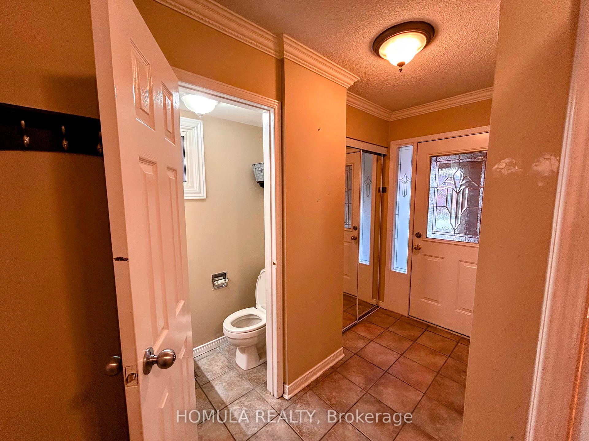 Photo 12 of 136 Campbell Avenue, Vaughan, Crestwood-Springfarm-Yorkhill — HOMEH