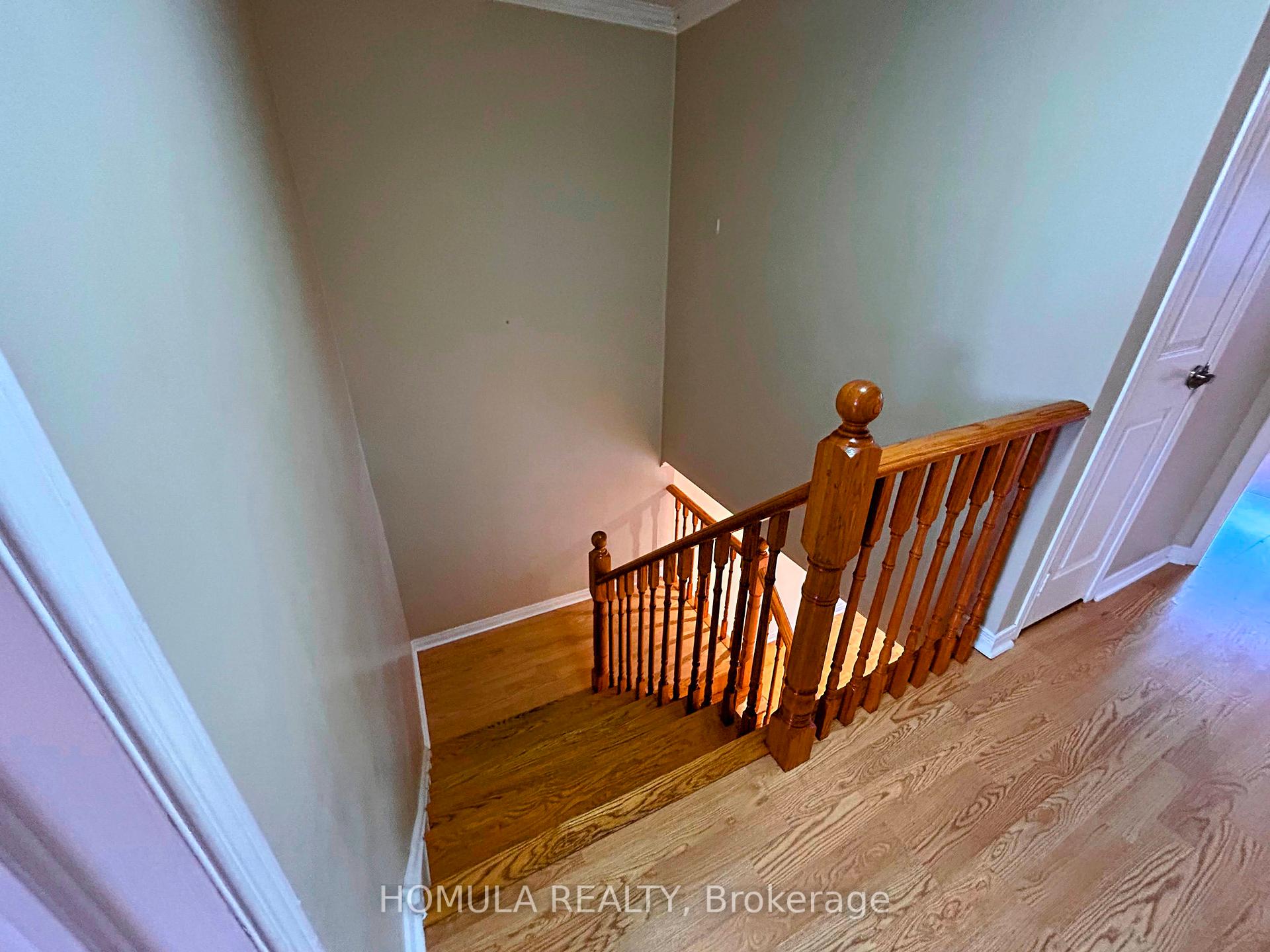 Photo 13 of 136 Campbell Avenue, Vaughan, Crestwood-Springfarm-Yorkhill — HOMEH
