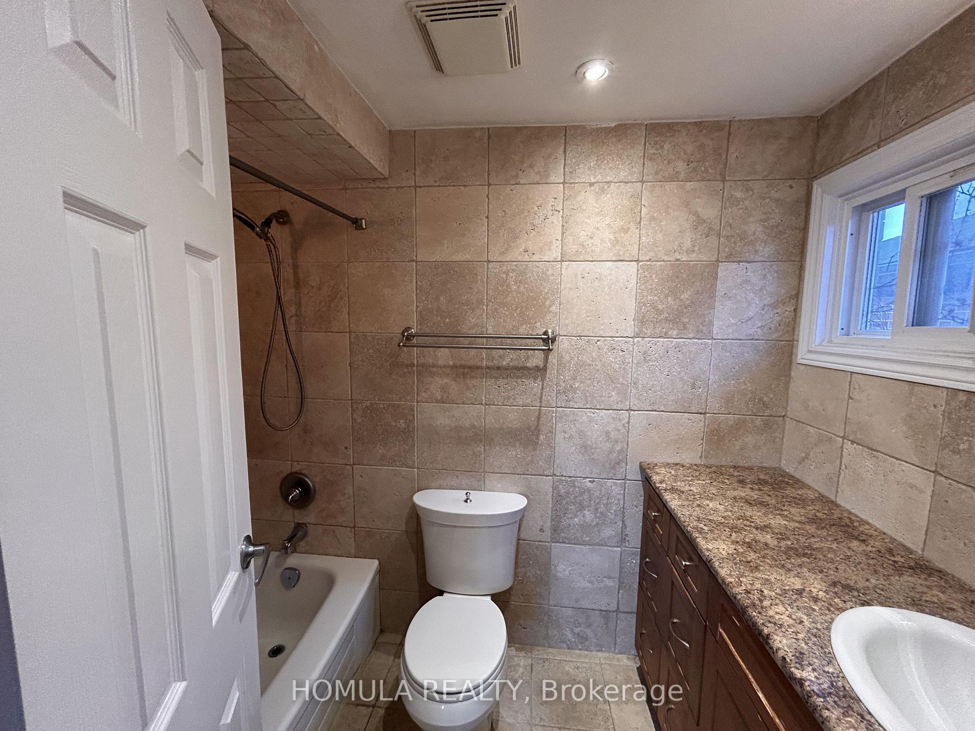 Photo 18 of 136 Campbell Avenue, Vaughan, Crestwood-Springfarm-Yorkhill — HOMEH