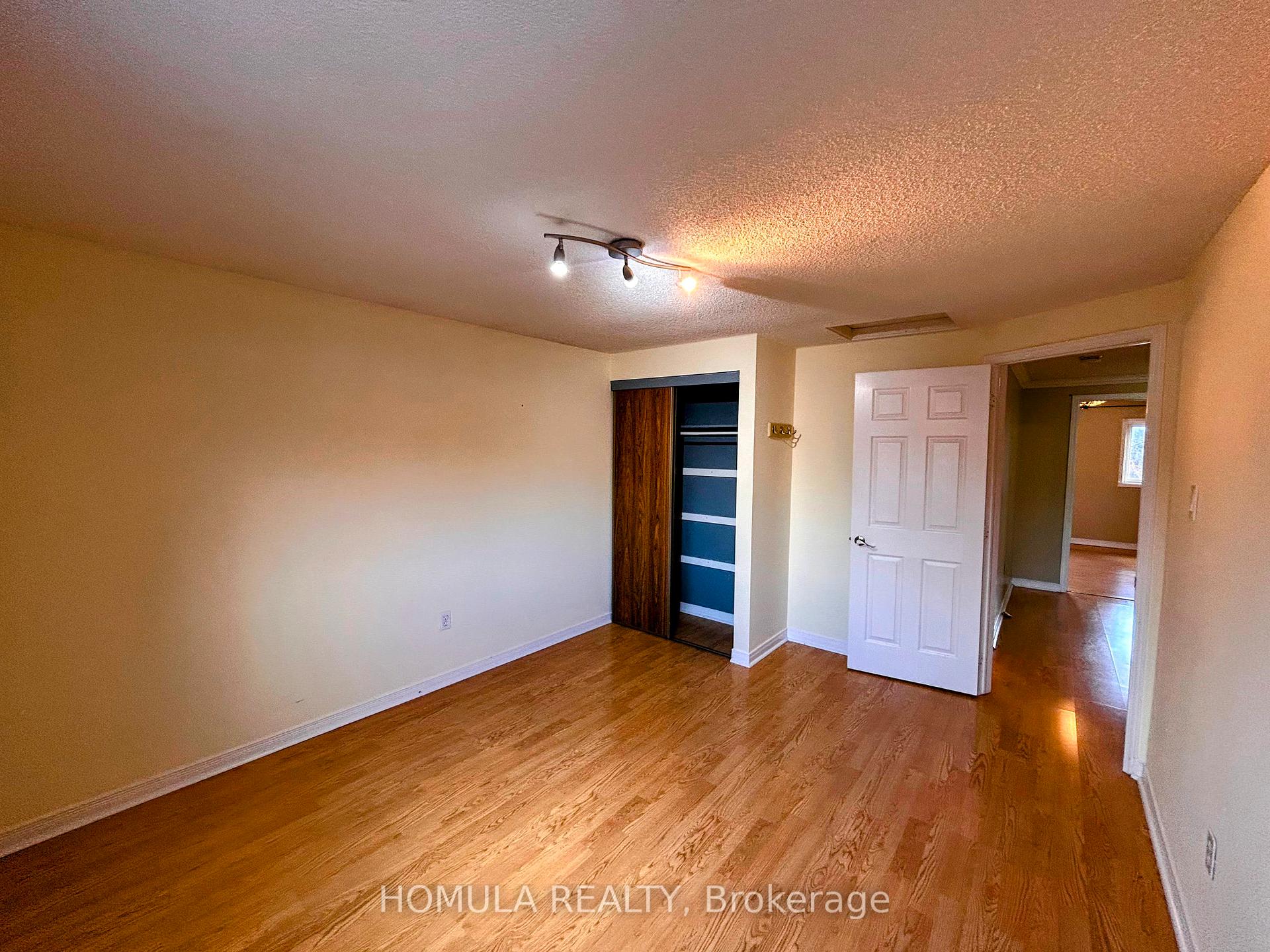 Photo 20 of 136 Campbell Avenue, Vaughan, Crestwood-Springfarm-Yorkhill — HOMEH