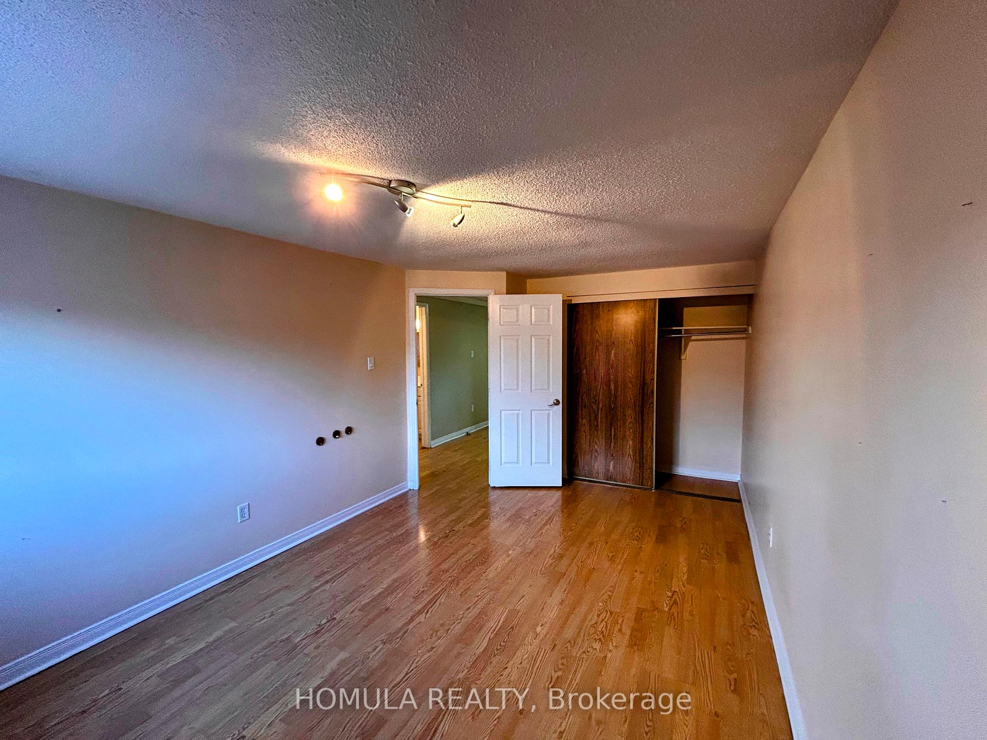 Photo 22 of 136 Campbell Avenue, Vaughan, Crestwood-Springfarm-Yorkhill — HOMEH