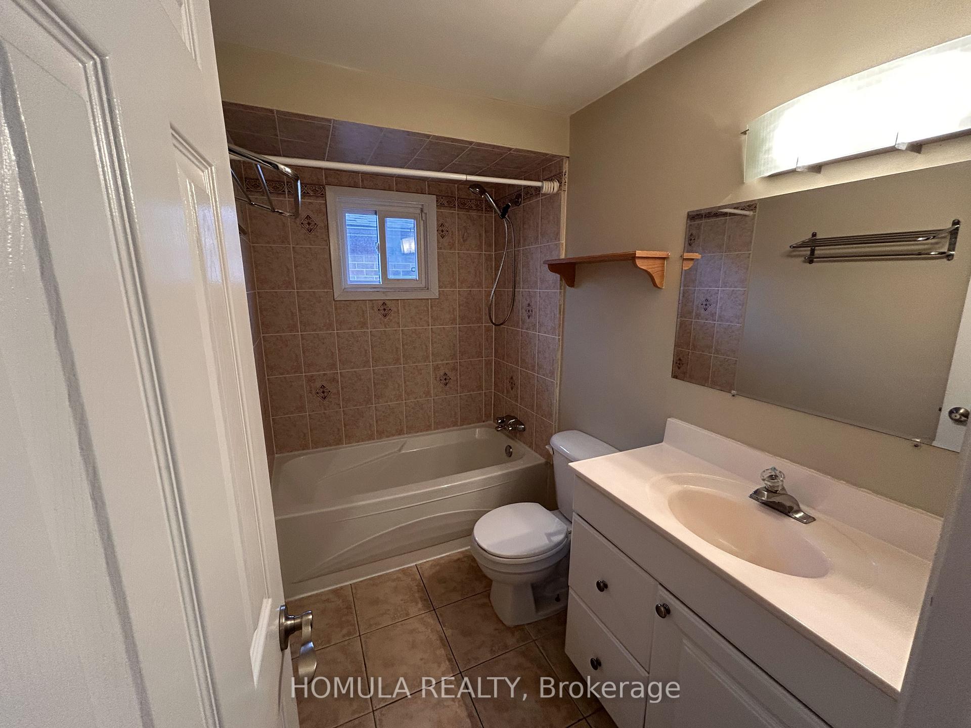 Photo 24 of 136 Campbell Avenue, Vaughan, Crestwood-Springfarm-Yorkhill — HOMEH