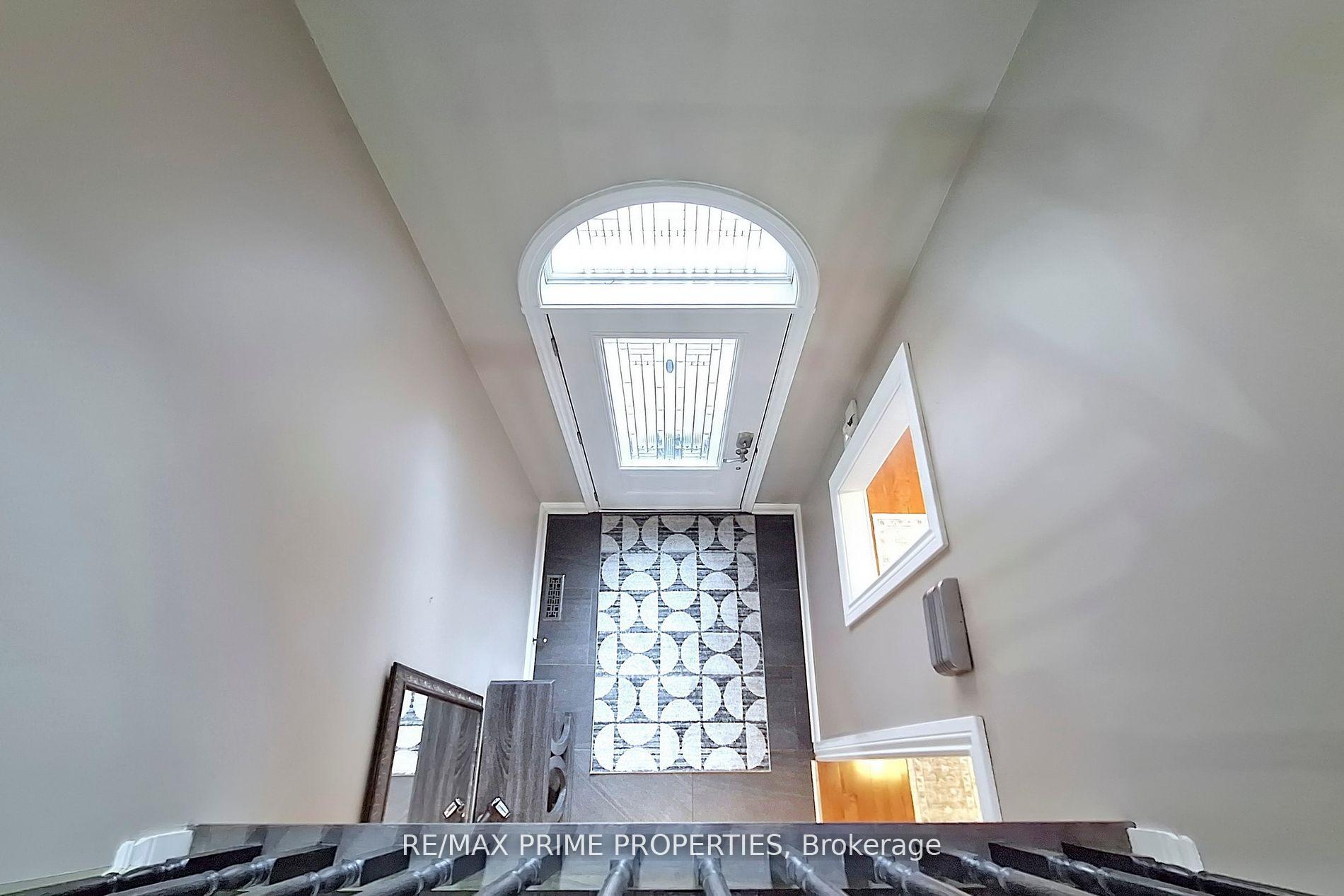 Photo 3 of 32 Kennett Drive, Whitby, Lynde Creek — HOMEH