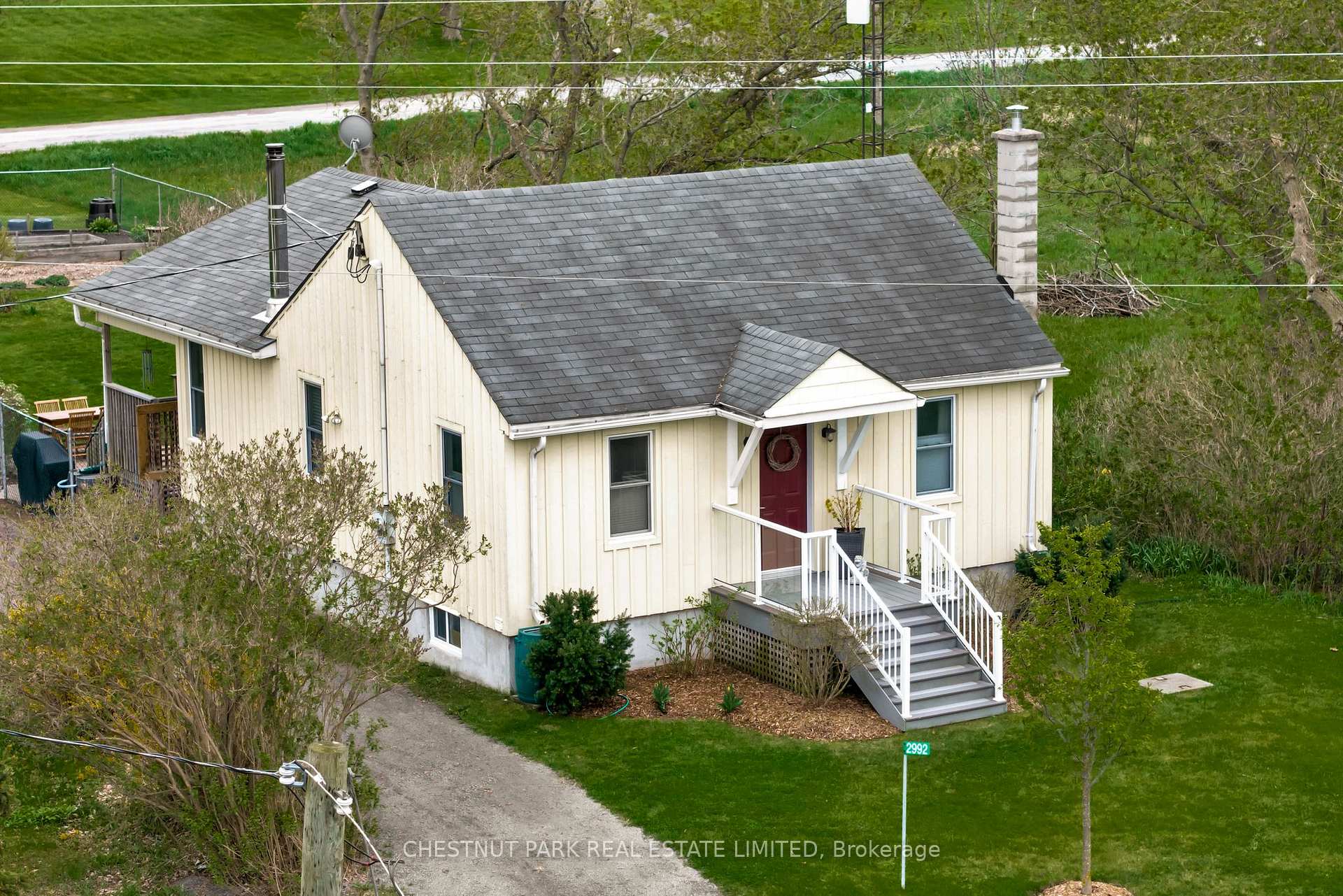 Front of 2992 County Road 10