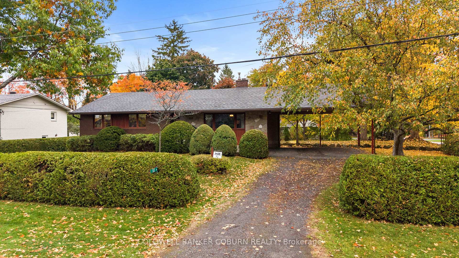 Photo 1 of 53 Eisenhower Crescent, Ottawa, Barrhaven - Hearts Desire — HOMEH