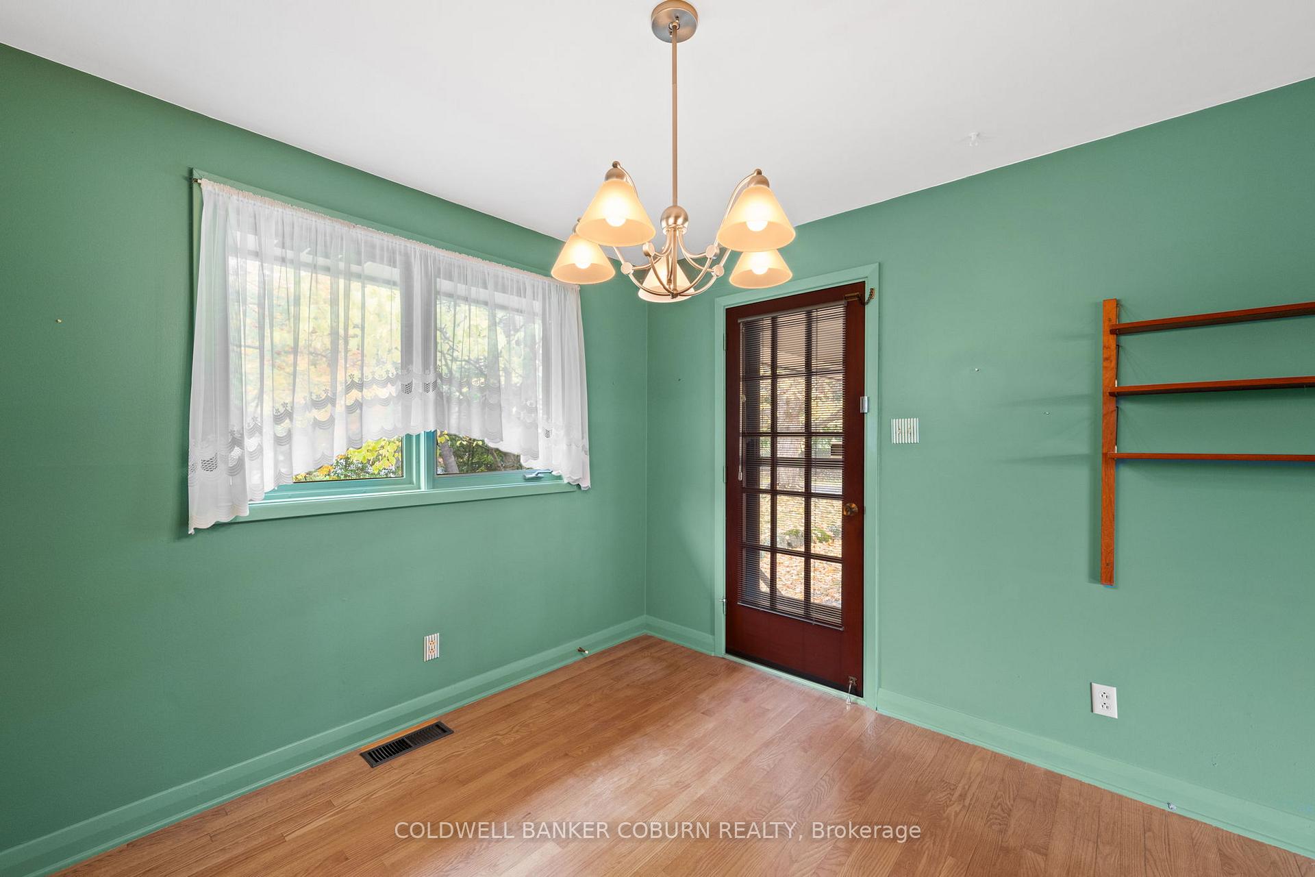 Photo 12 of 53 Eisenhower Crescent, Ottawa, Barrhaven - Hearts Desire — HOMEH