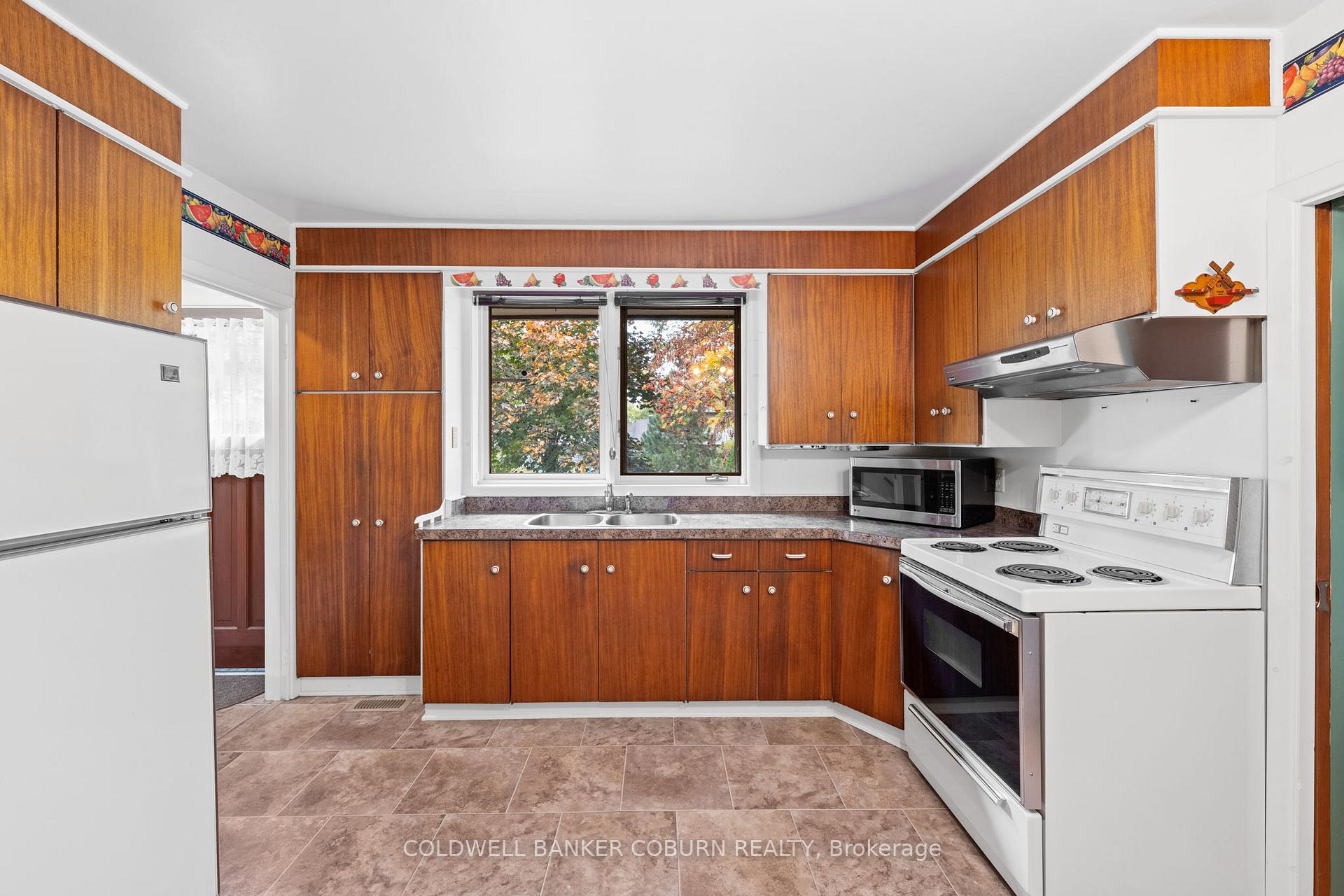 Photo 22 of 53 Eisenhower Crescent, Ottawa, Barrhaven - Hearts Desire — HOMEH