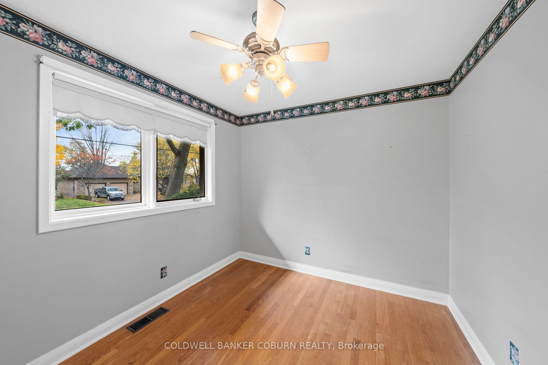 Photo 20 of 53 Eisenhower Crescent, Ottawa, Barrhaven - Hearts Desire — HOMEH