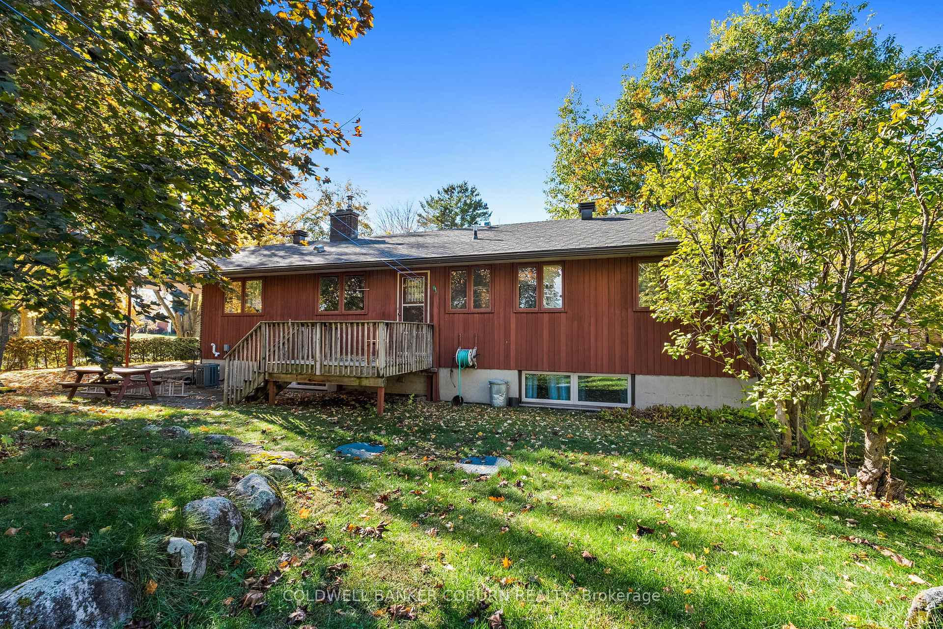 Photo 30 of 53 Eisenhower Crescent, Ottawa, Barrhaven - Hearts Desire — HOMEH
