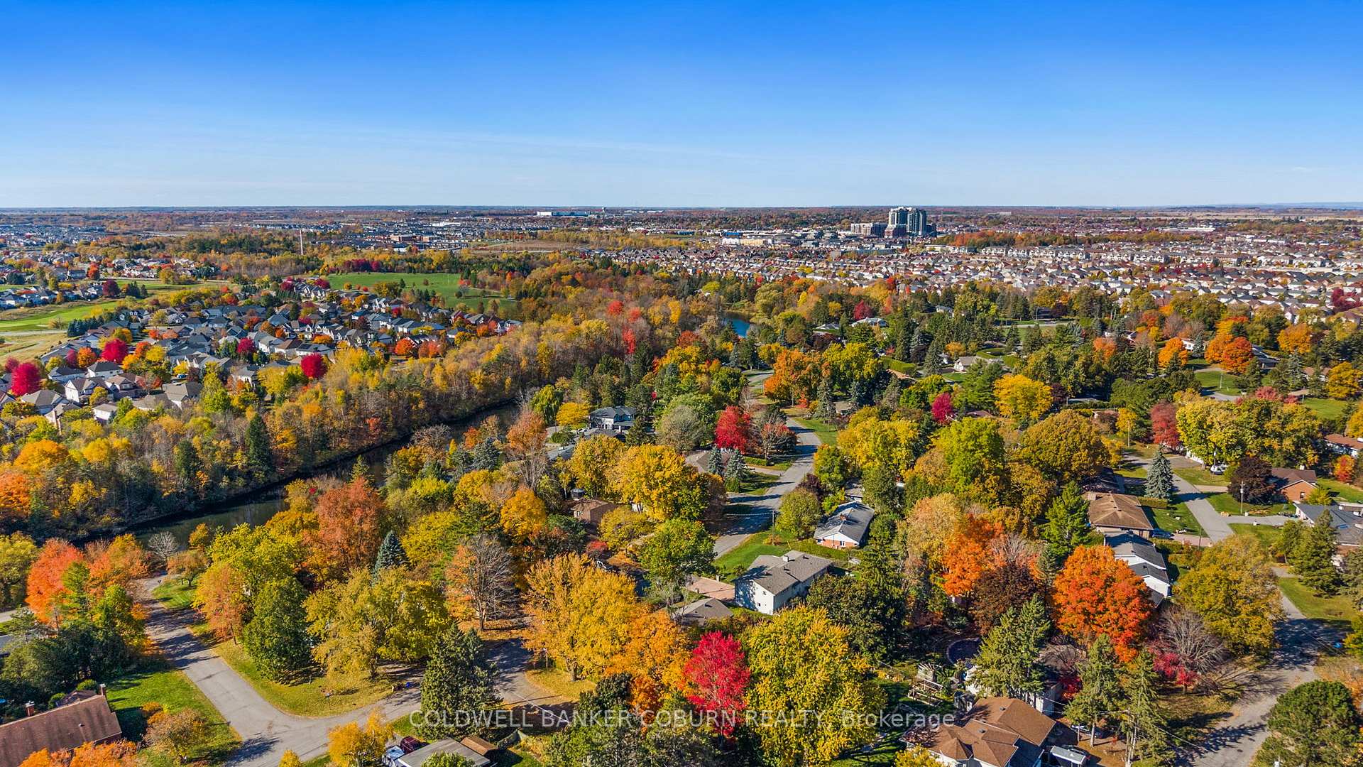 Photo 42 of 53 Eisenhower Crescent, Ottawa, Barrhaven - Hearts Desire — HOMEH