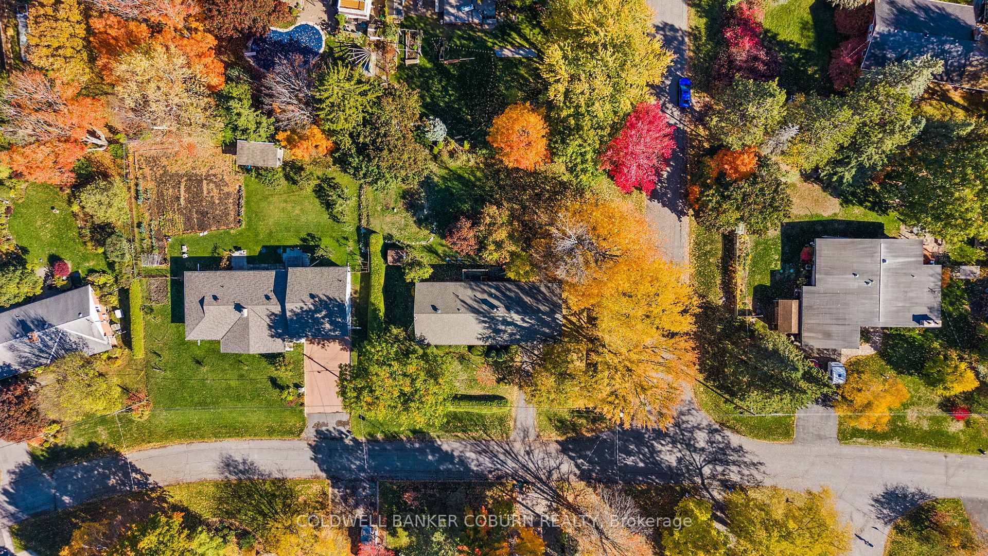 Photo 50 of 53 Eisenhower Crescent, Ottawa, Barrhaven - Hearts Desire — HOMEH