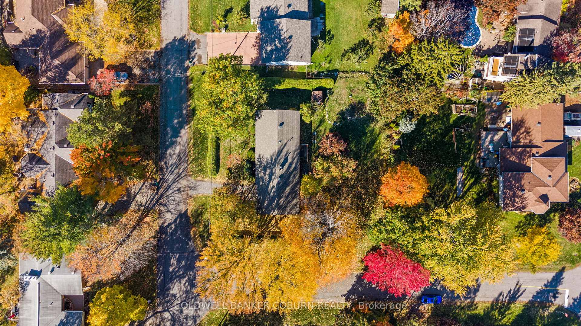 Photo 44 of 53 Eisenhower Crescent, Ottawa, Barrhaven - Hearts Desire — HOMEH