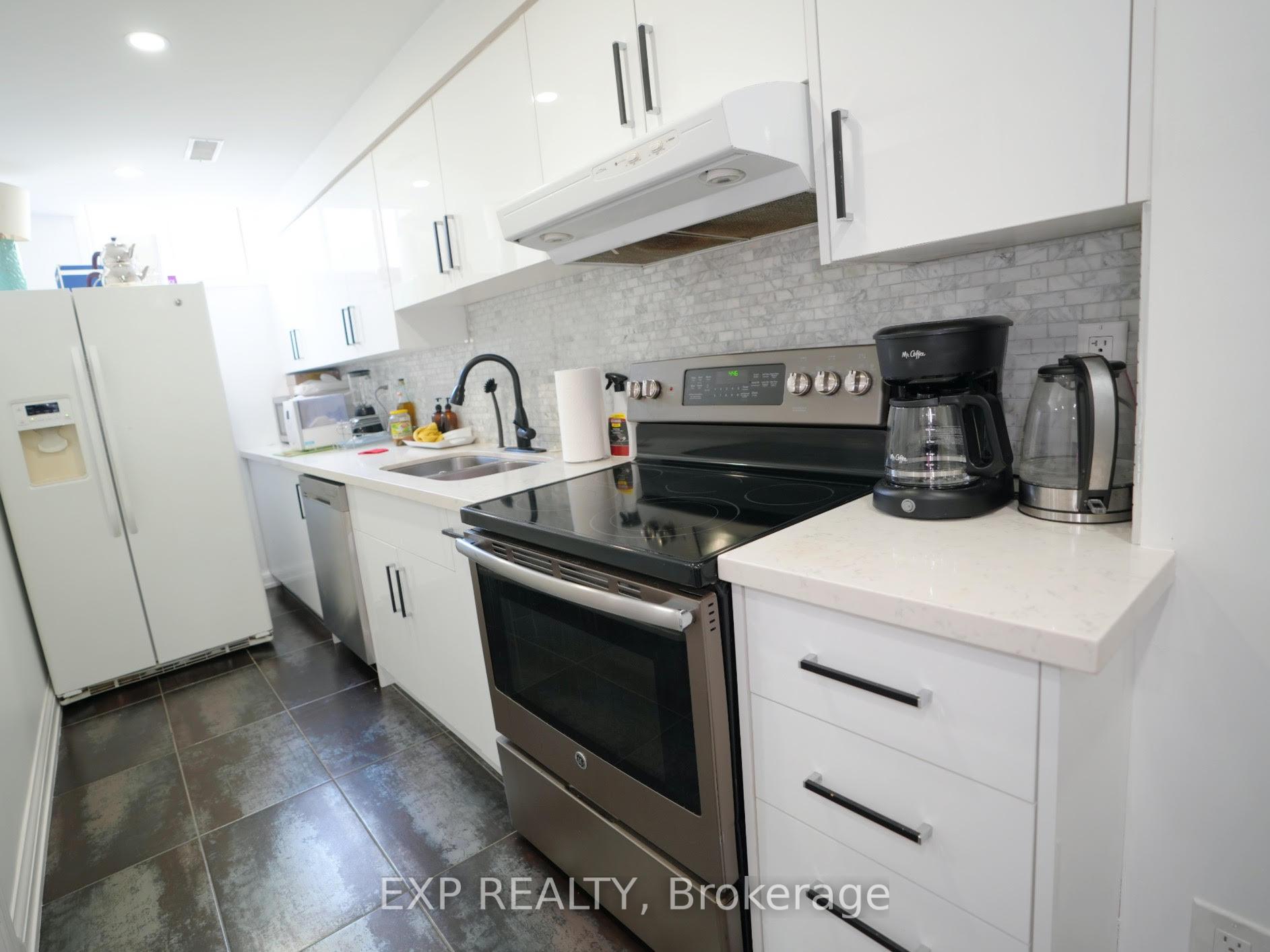 Photo 6 of 16 Coranto Way, Vaughan, Vellore Village — HOMEH