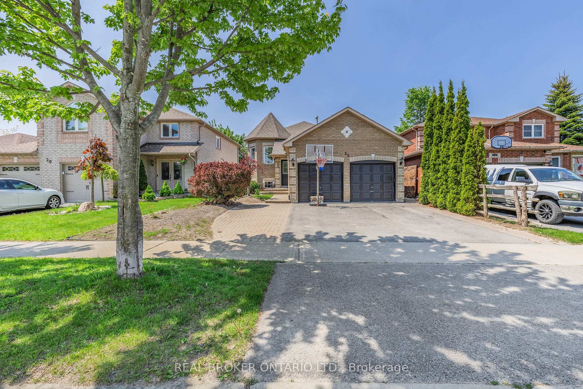 Photo 1 of 22 Dykstra Drive, Barrie, Holly — HOMEH