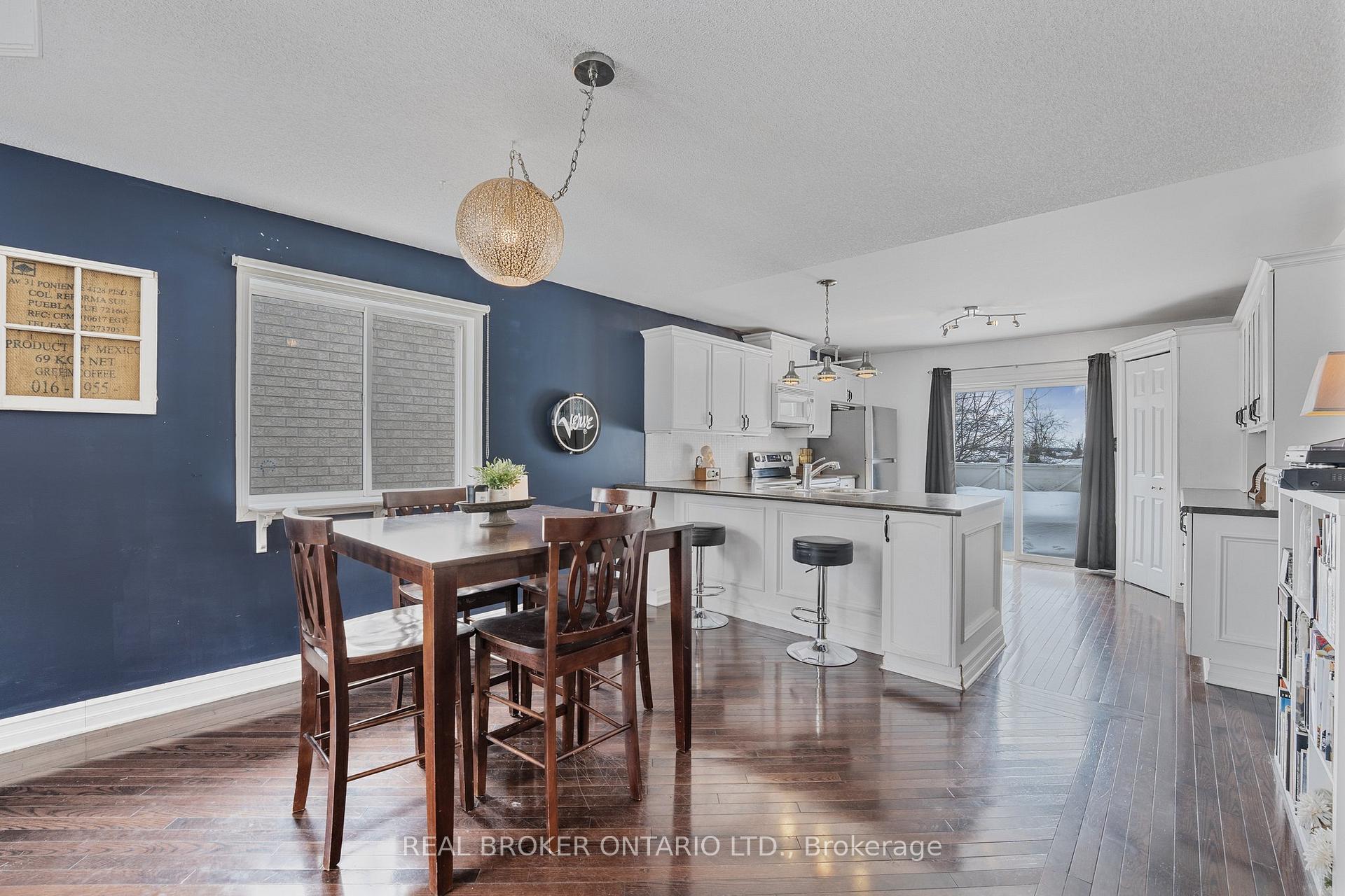 Photo 16 of 22 Dykstra Drive, Barrie, Holly — HOMEH