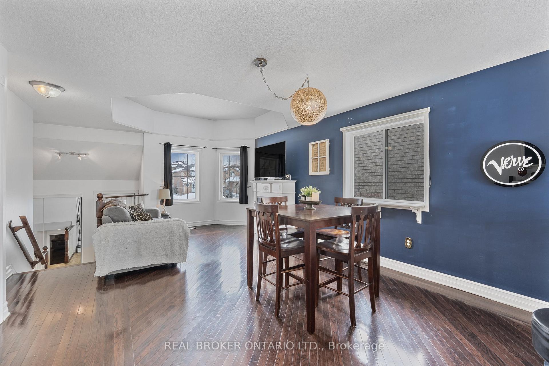 Photo 17 of 22 Dykstra Drive, Barrie, Holly — HOMEH