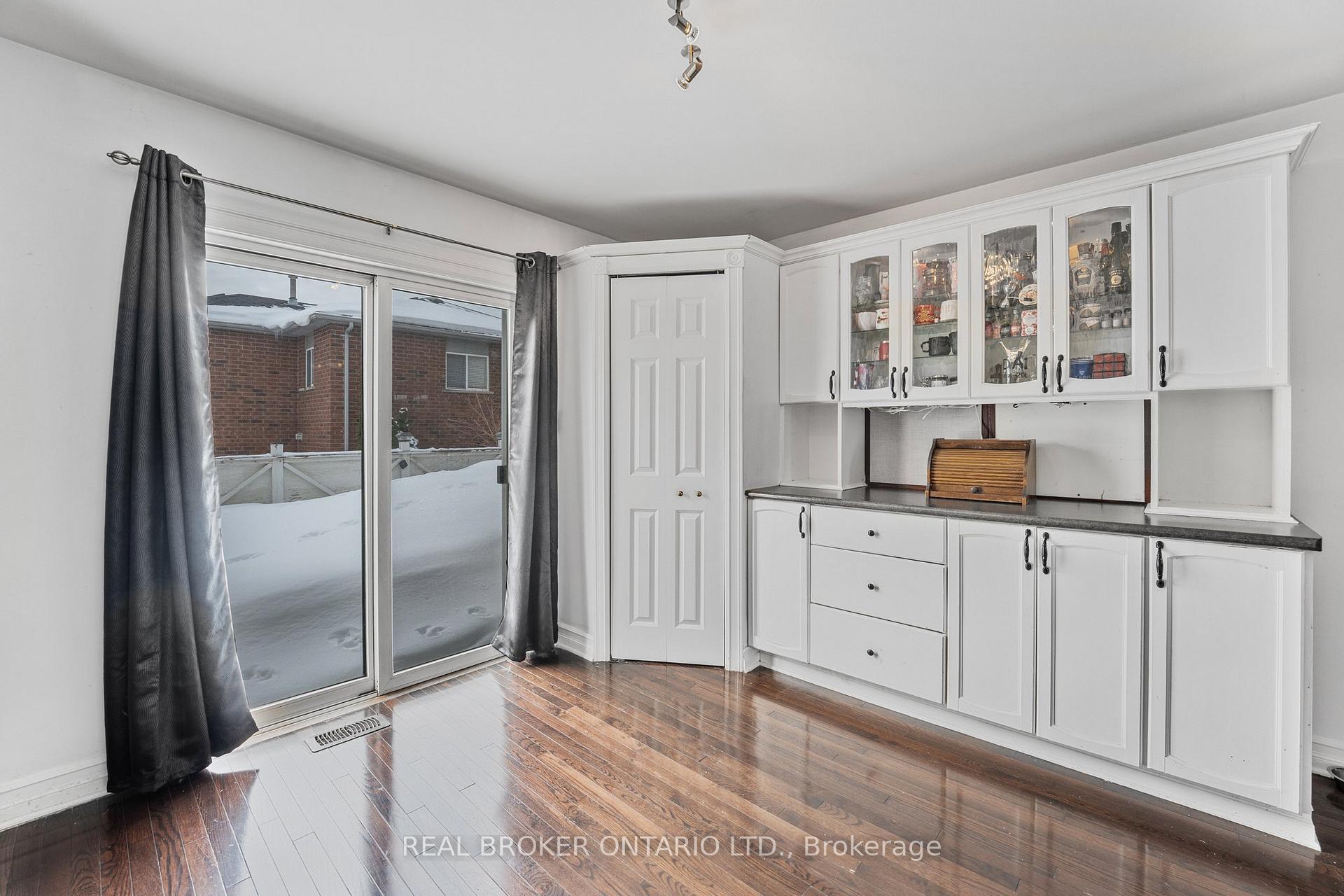 Photo 39 of 22 Dykstra Drive, Barrie, Holly — HOMEH