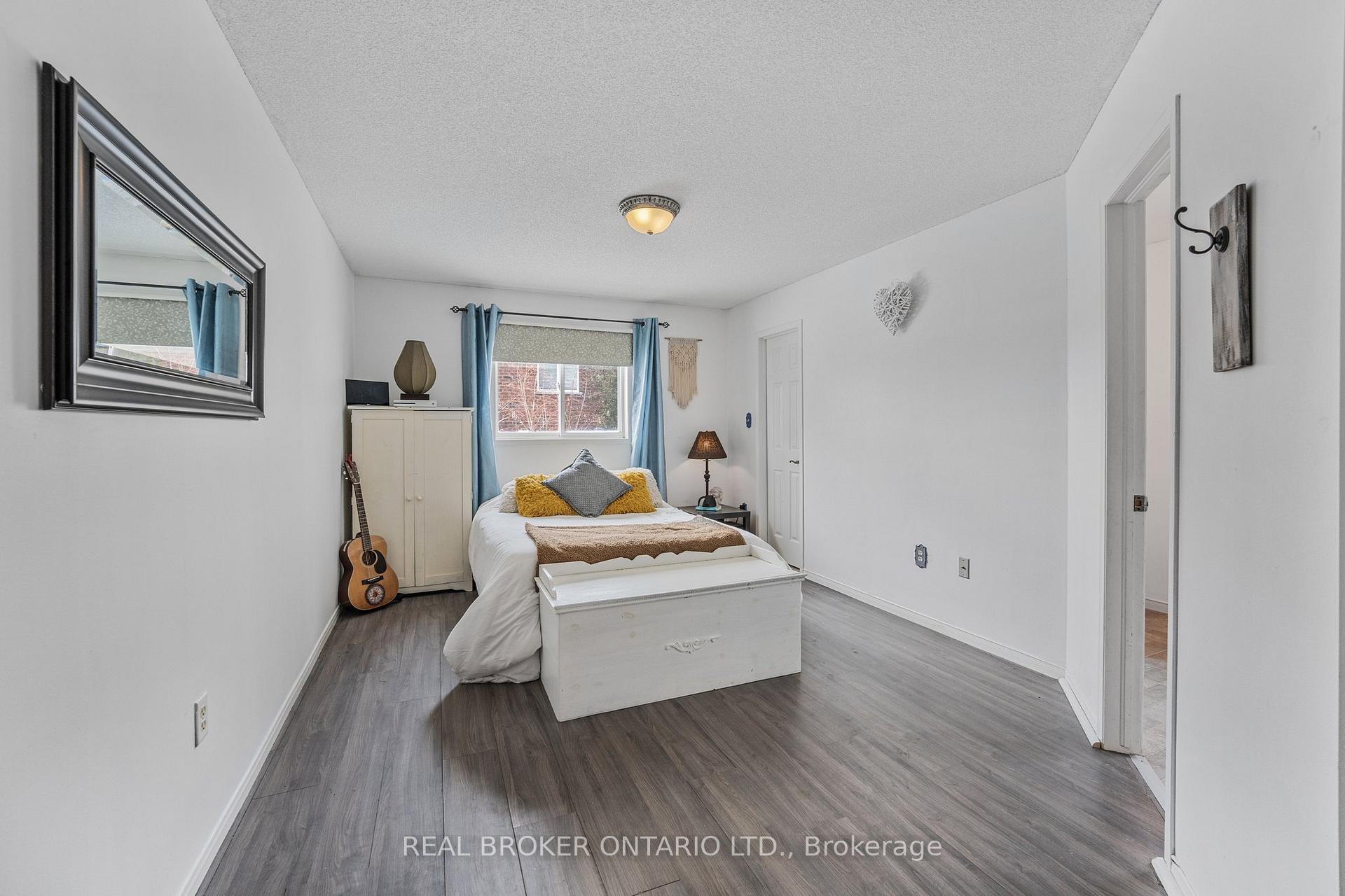 Photo 20 of 22 Dykstra Drive, Barrie, Holly — HOMEH