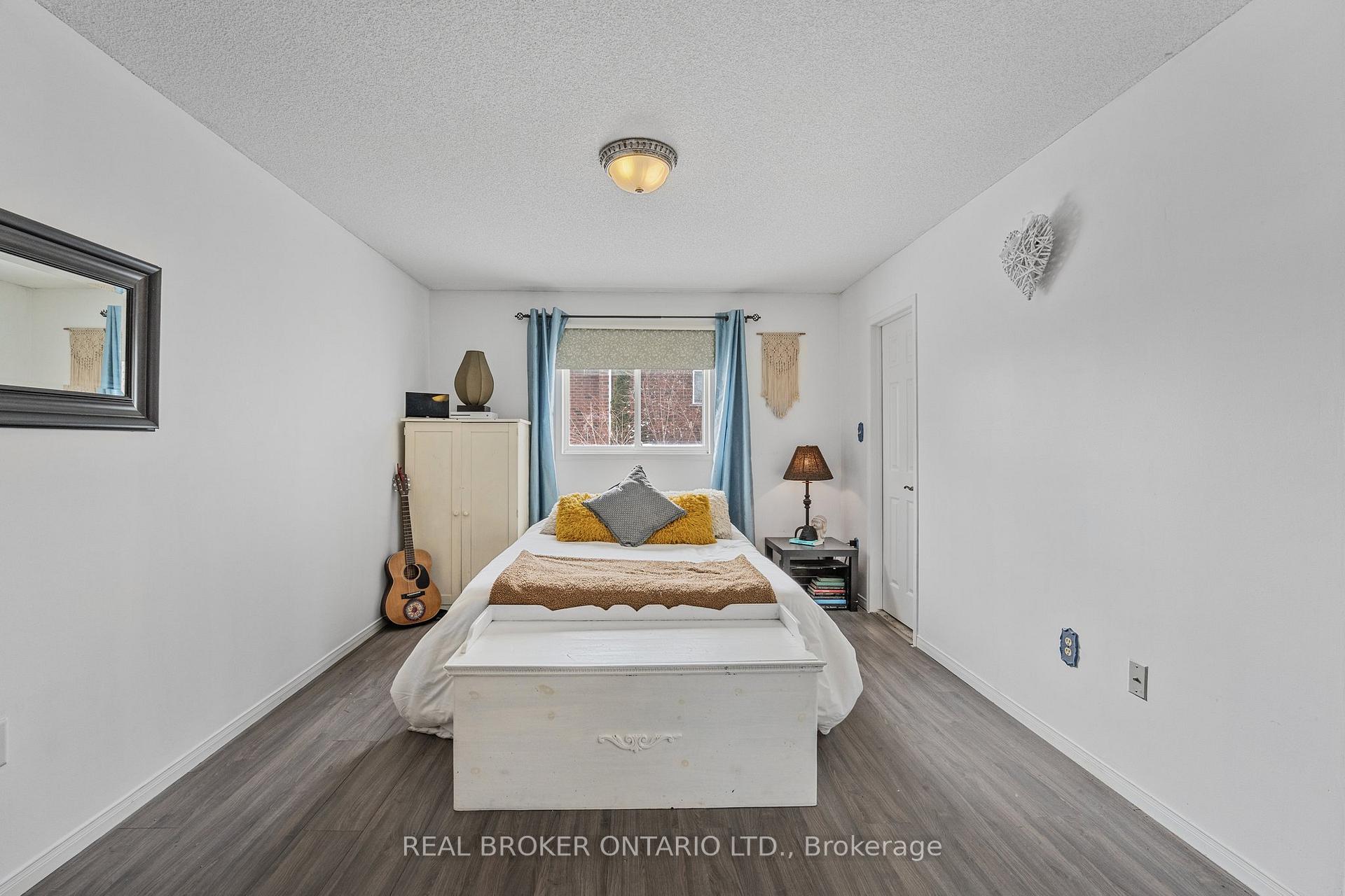Photo 19 of 22 Dykstra Drive, Barrie, Holly — HOMEH