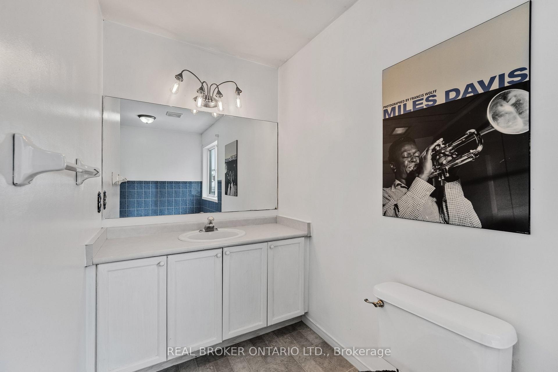 Photo 24 of 22 Dykstra Drive, Barrie, Holly — HOMEH