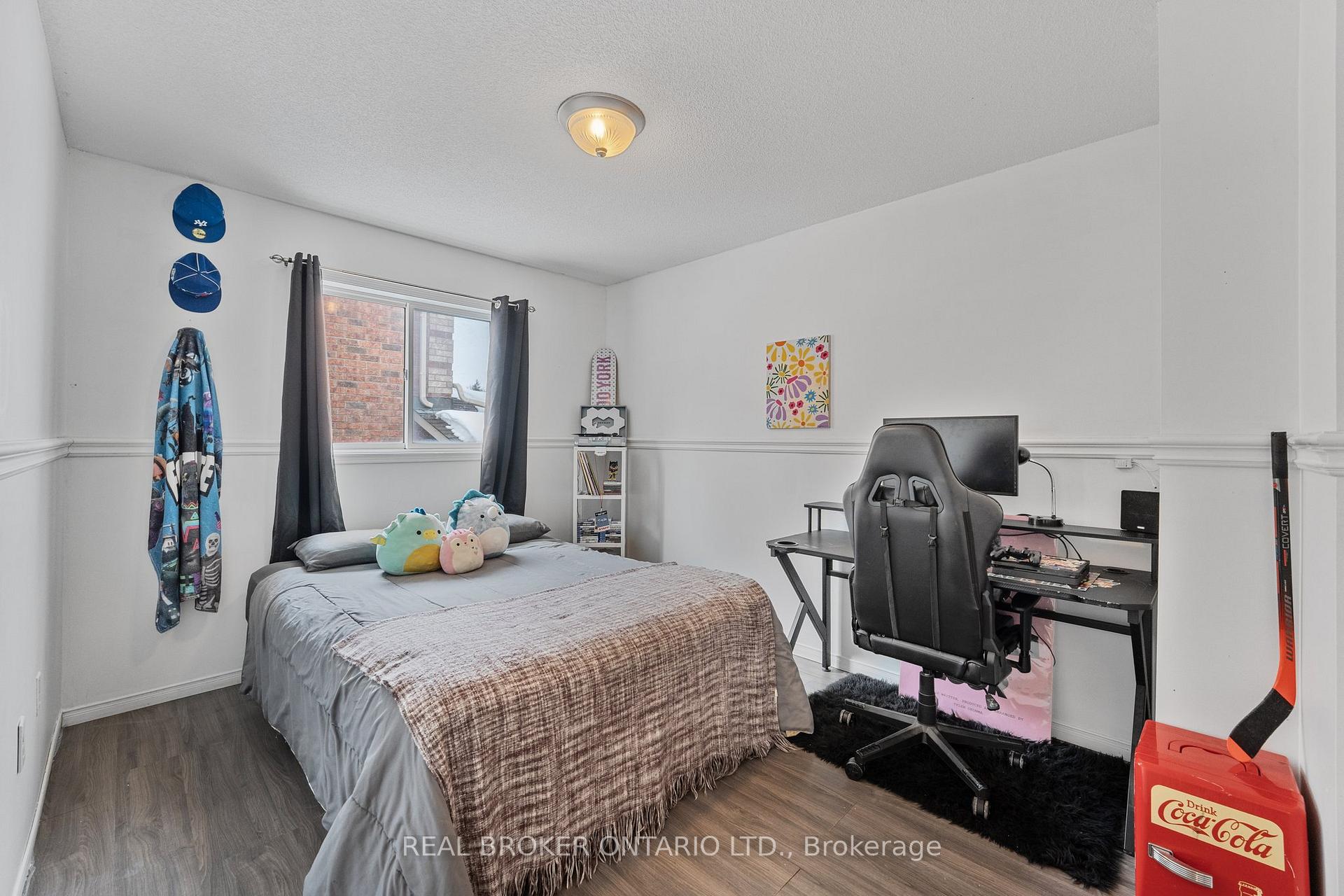 Photo 23 of 22 Dykstra Drive, Barrie, Holly — HOMEH
