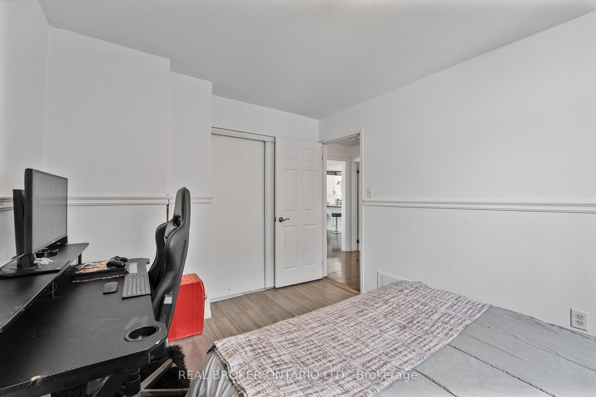 Photo 25 of 22 Dykstra Drive, Barrie, Holly — HOMEH