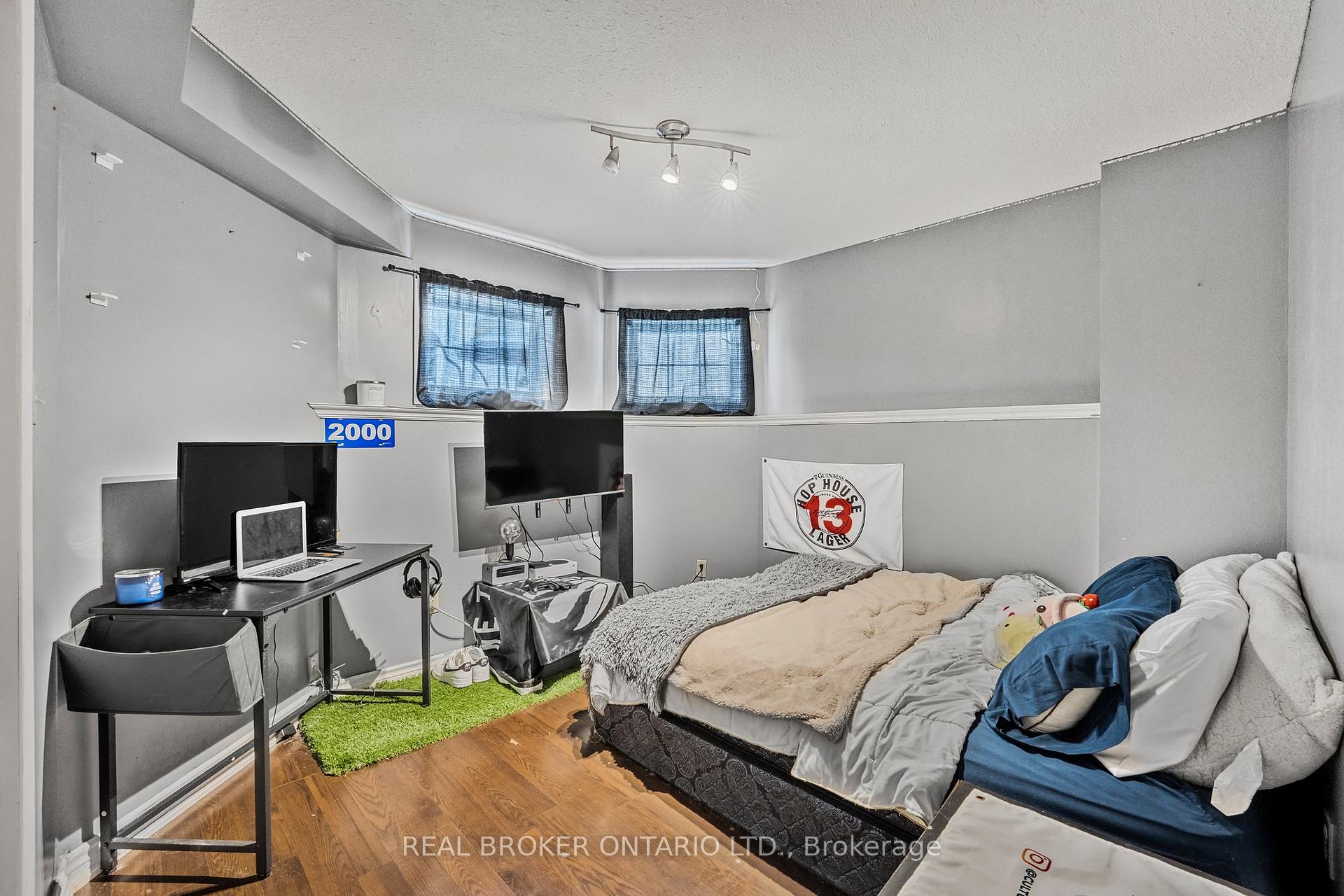 Photo 35 of 22 Dykstra Drive, Barrie, Holly — HOMEH