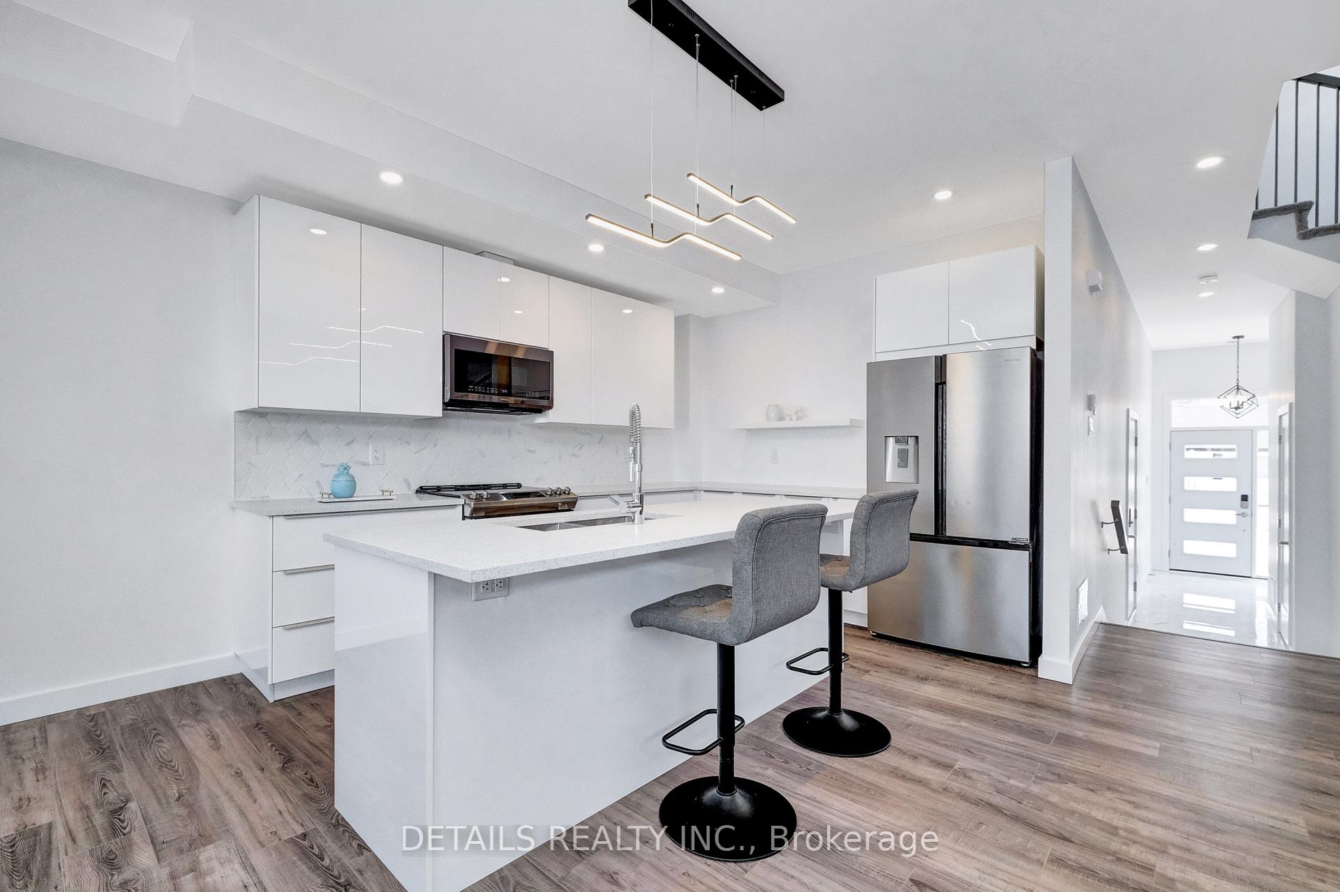 Photo 5 of Unit A, 842 Dundee Avenue, Ottawa, Queensway Terrace North — HOMEH