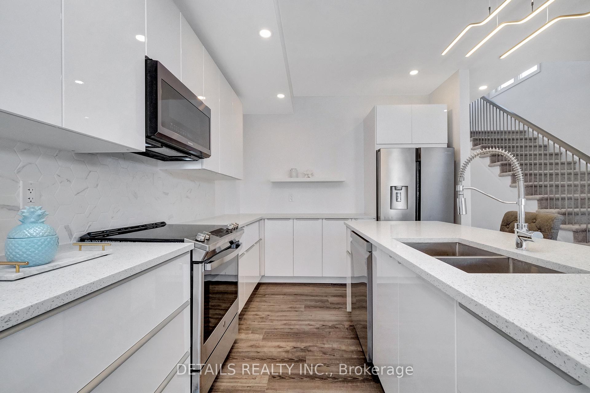 Photo 6 of Unit A, 842 Dundee Avenue, Ottawa, Queensway Terrace North — HOMEH