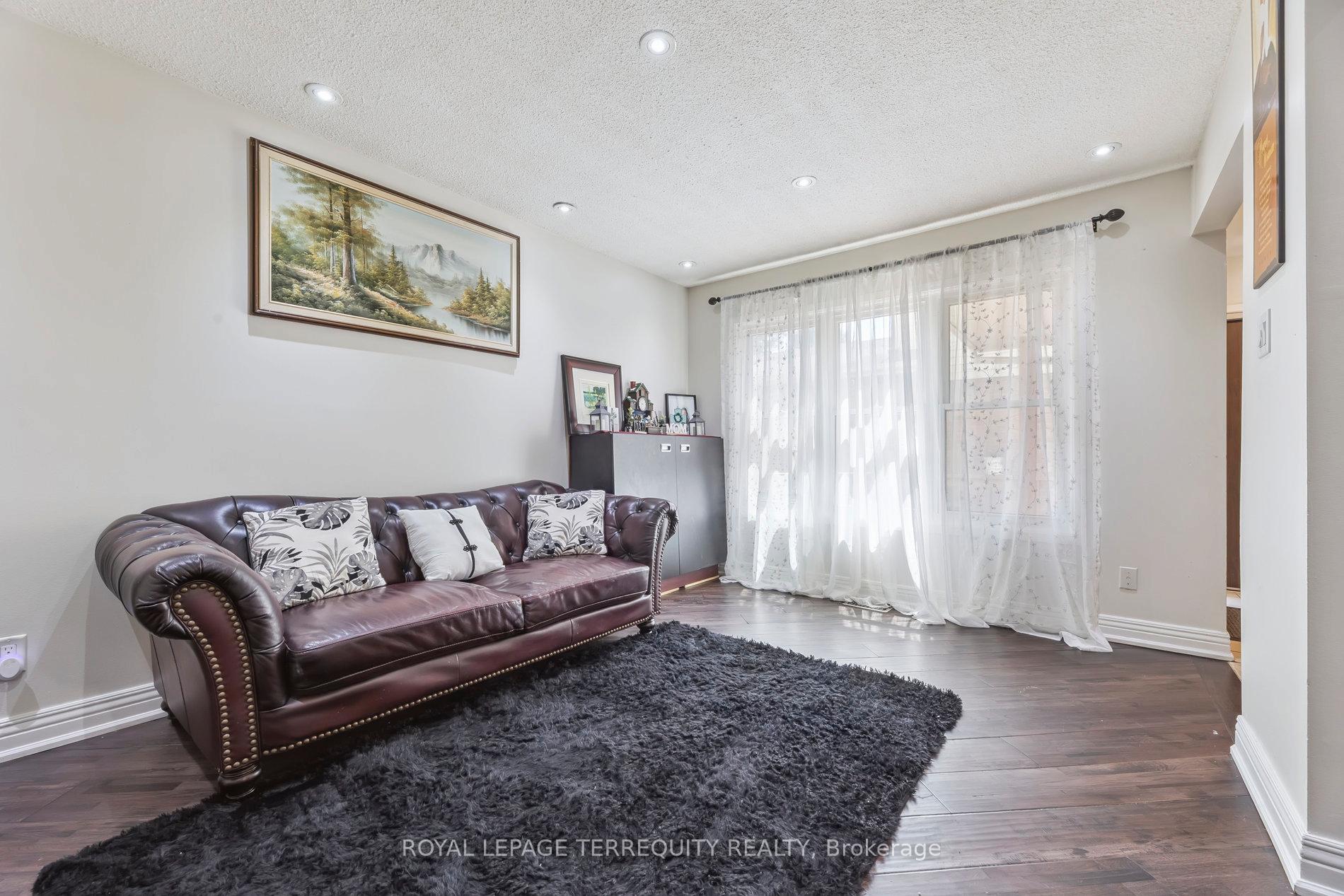 Photo 8 of 44 Harman Drive, Ajax, Central — HOMEH