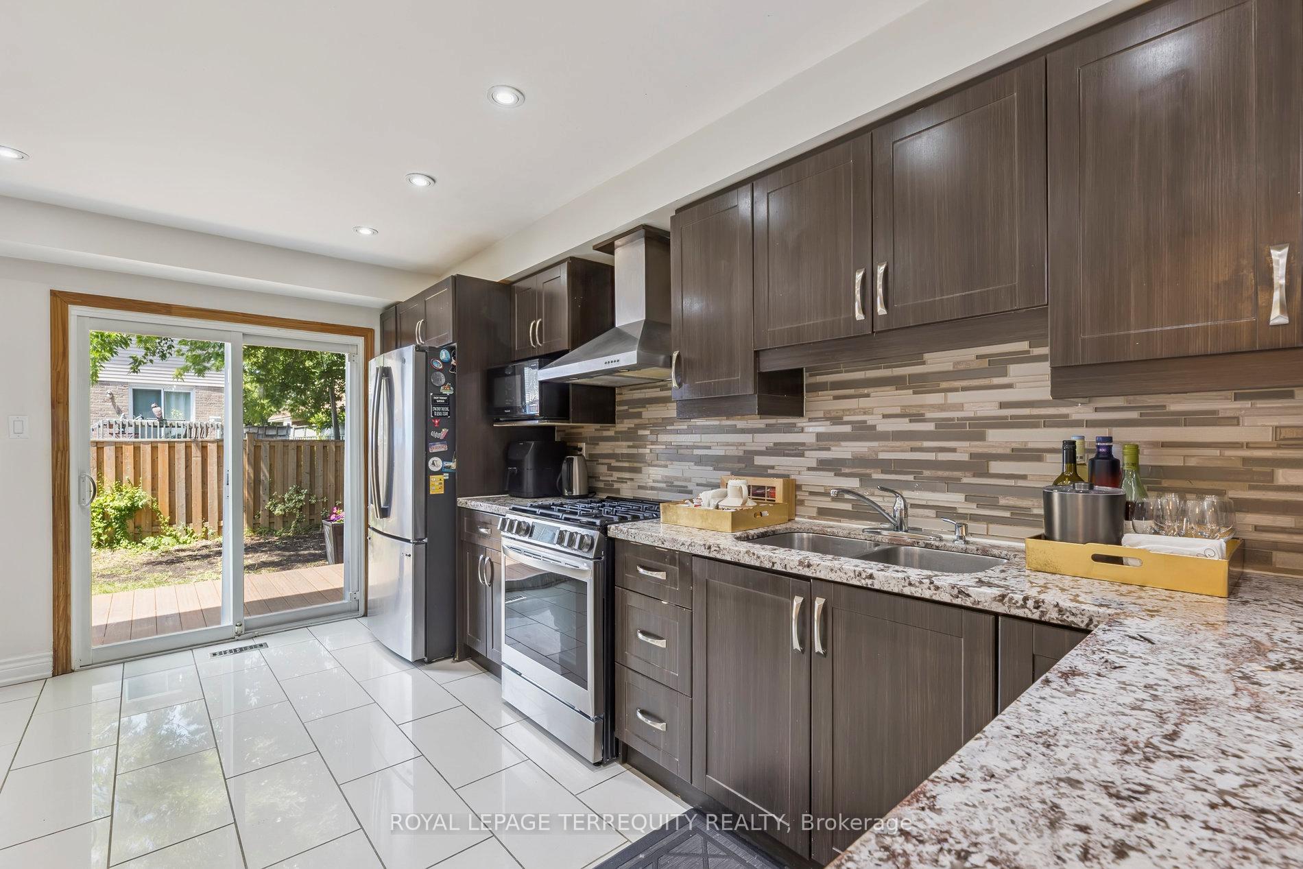 Photo 13 of 44 Harman Drive, Ajax, Central — HOMEH