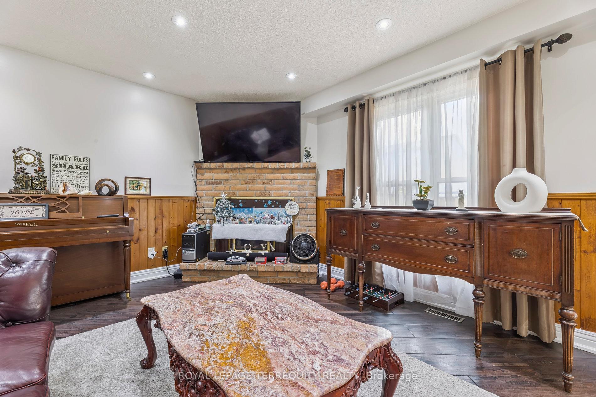 Photo 16 of 44 Harman Drive, Ajax, Central — HOMEH