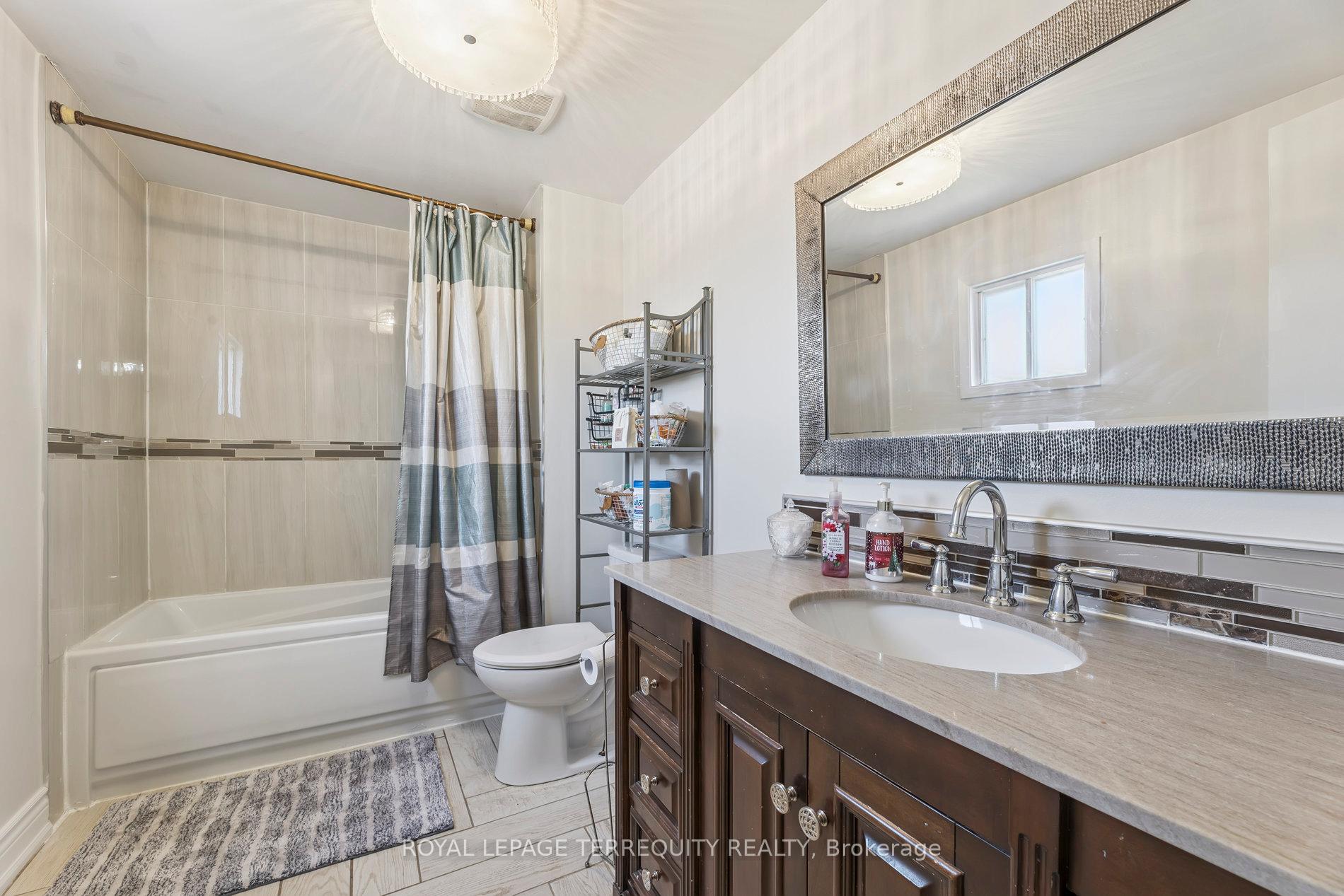 Photo 23 of 44 Harman Drive, Ajax, Central — HOMEH