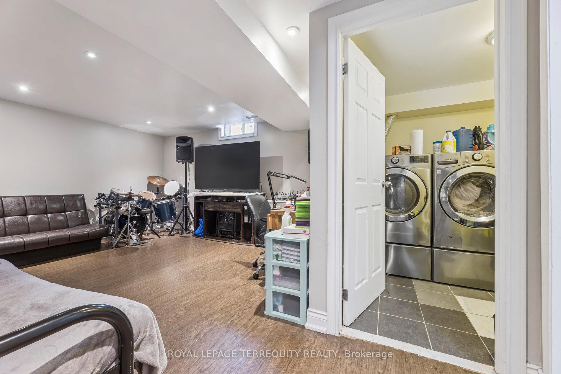 Photo 31 of 44 Harman Drive, Ajax, Central — HOMEH