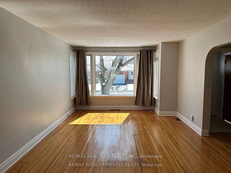 Photo 2 of 149 Hastings Drive, Belleville, Belleville Ward — HOMEH