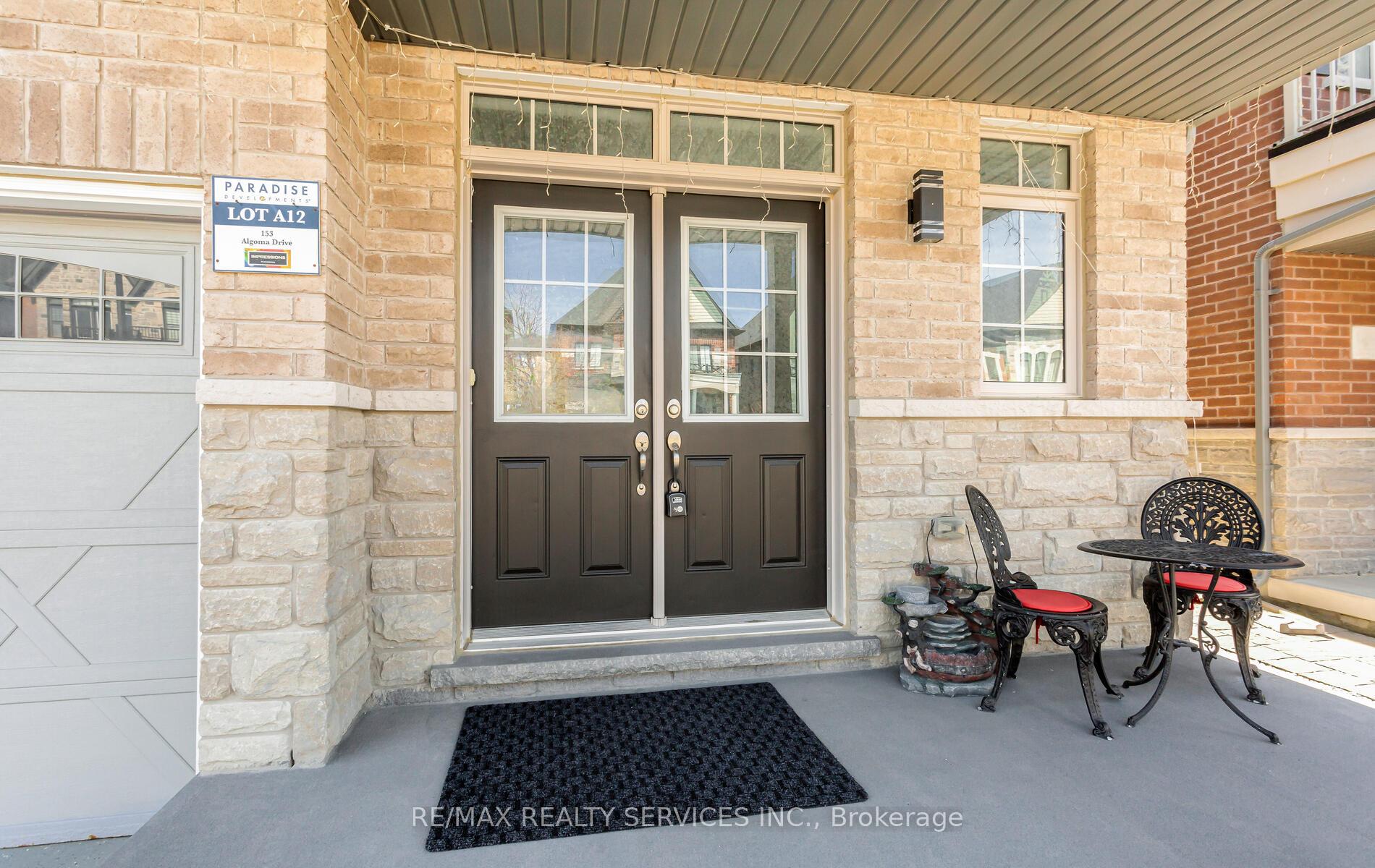 Photo 2 of 153 Algoma Drive, Vaughan, Kleinburg — HOMEH