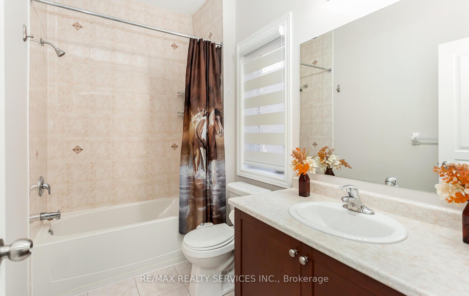 Photo 21 of 153 Algoma Drive, Vaughan, Kleinburg — HOMEH
