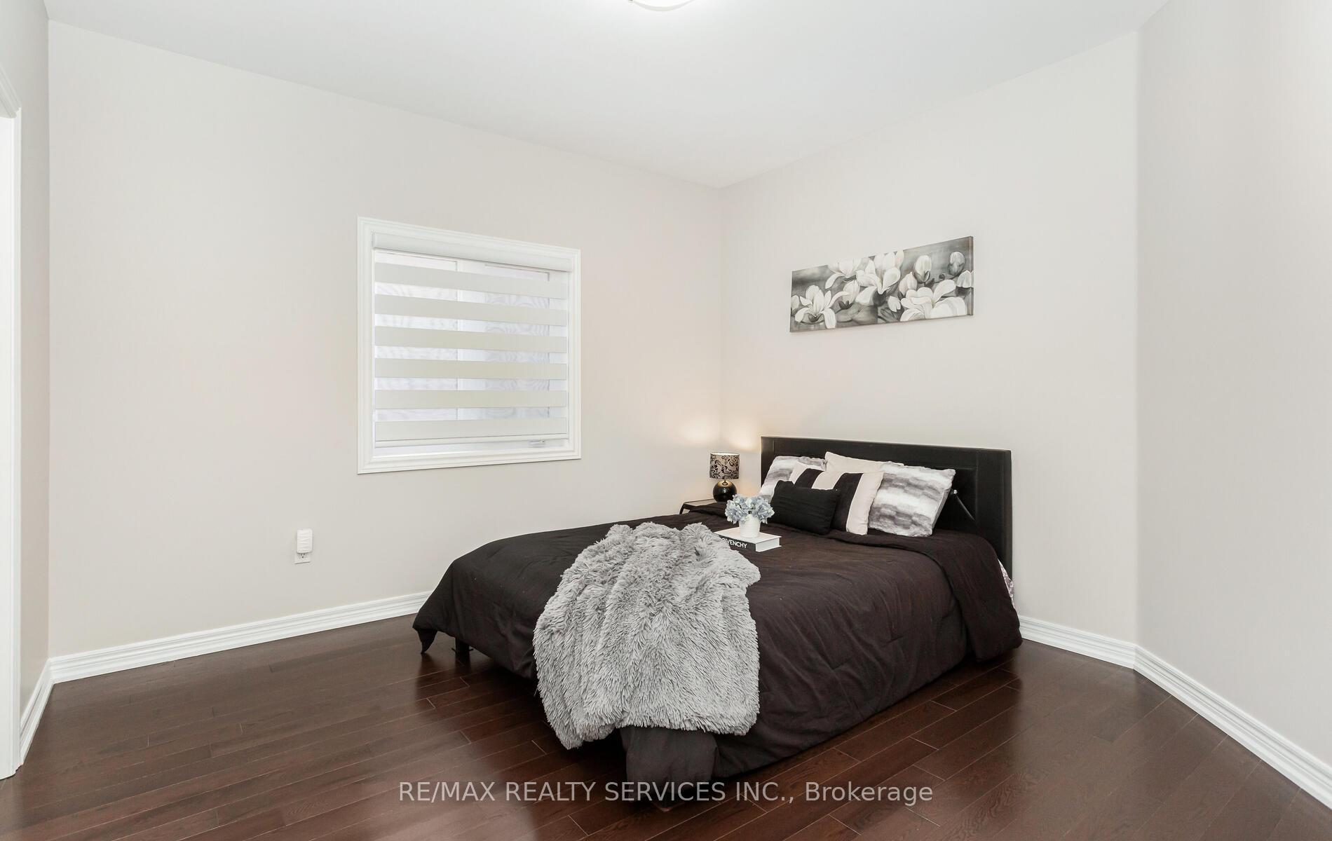 Photo 22 of 153 Algoma Drive, Vaughan, Kleinburg — HOMEH