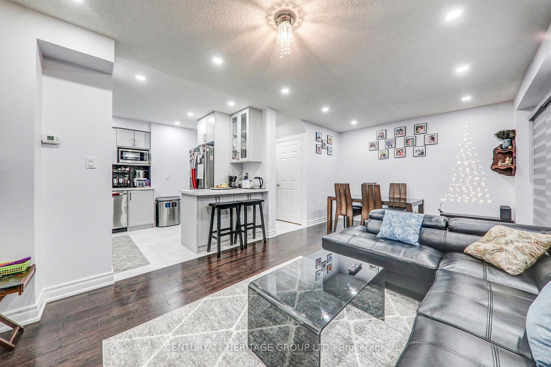Photo 8 of 611 Graceland Court, Pickering, Amberlea — HOMEH