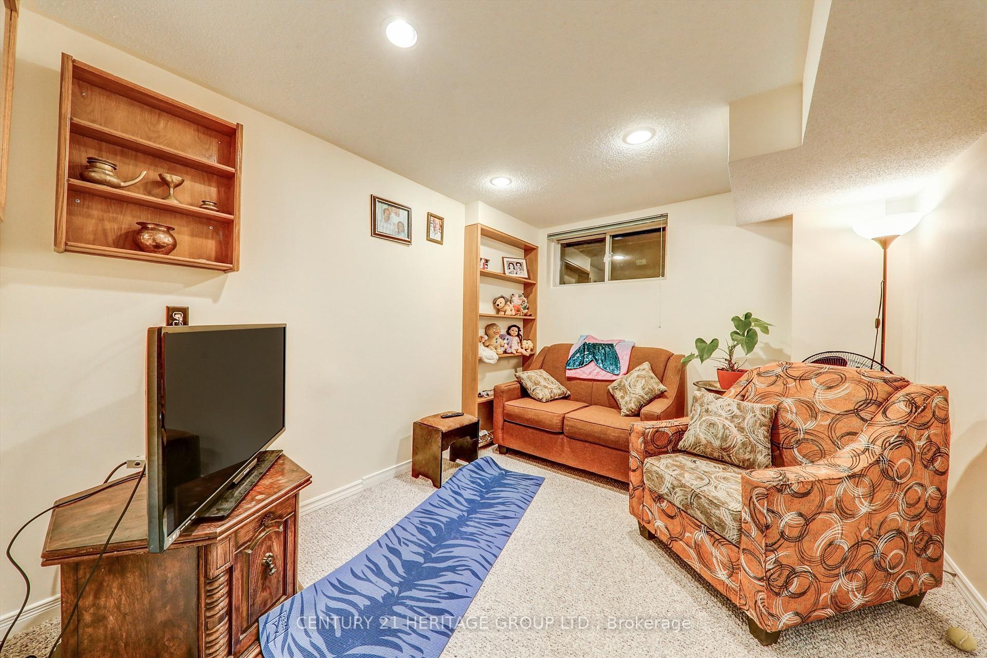Photo 25 of 611 Graceland Court, Pickering, Amberlea — HOMEH