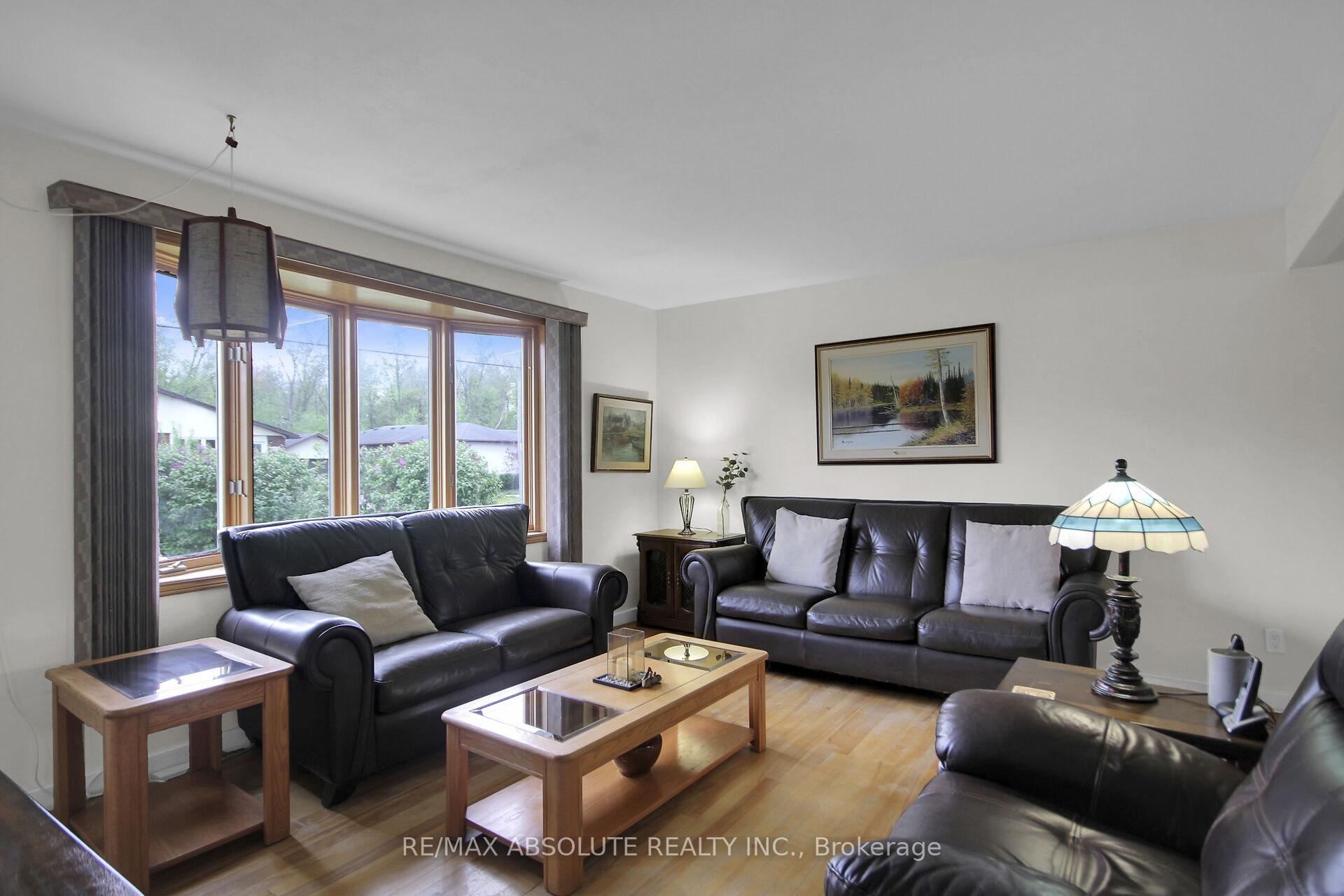 Photo 15 of 1929 Queensdale Avenue, Ottawa, Blossom Park/Leitrim — HOMEH