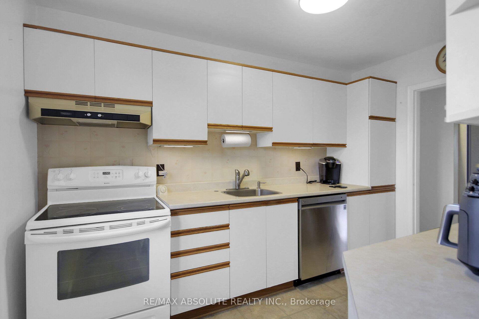 Photo 18 of 1929 Queensdale Avenue, Ottawa, Blossom Park/Leitrim — HOMEH