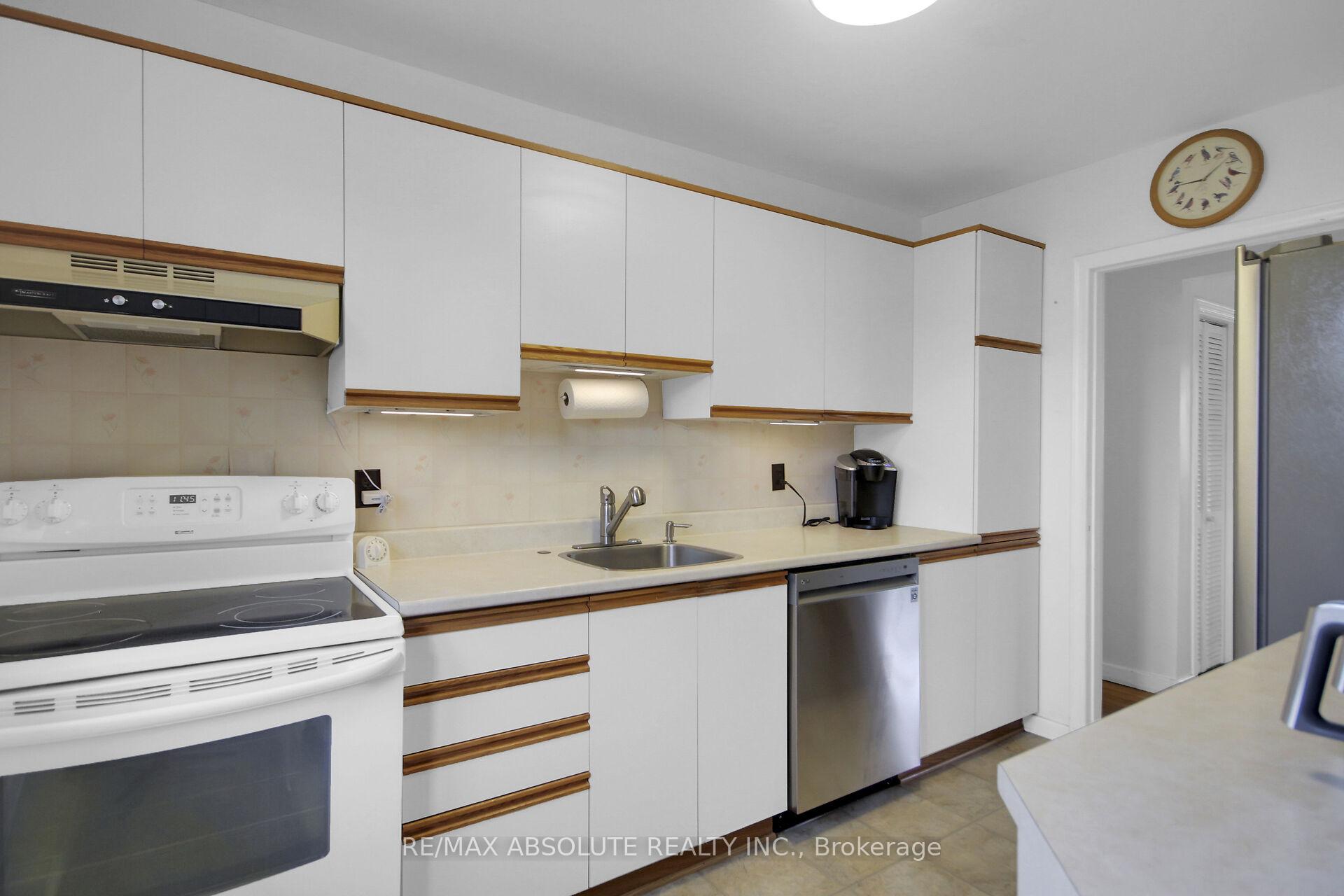 Photo 21 of 1929 Queensdale Avenue, Ottawa, Blossom Park/Leitrim — HOMEH