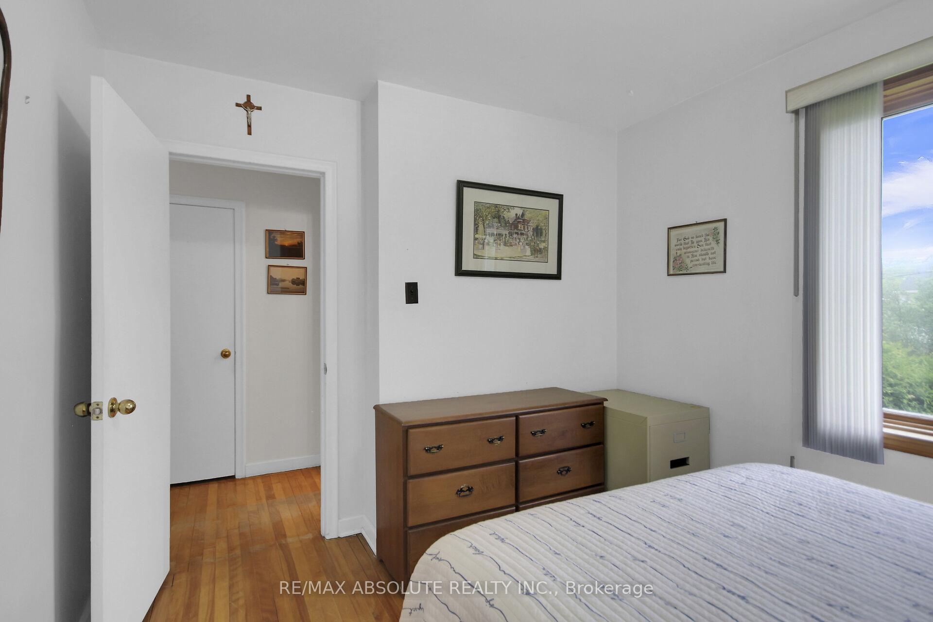 Photo 33 of 1929 Queensdale Avenue, Ottawa, Blossom Park/Leitrim — HOMEH